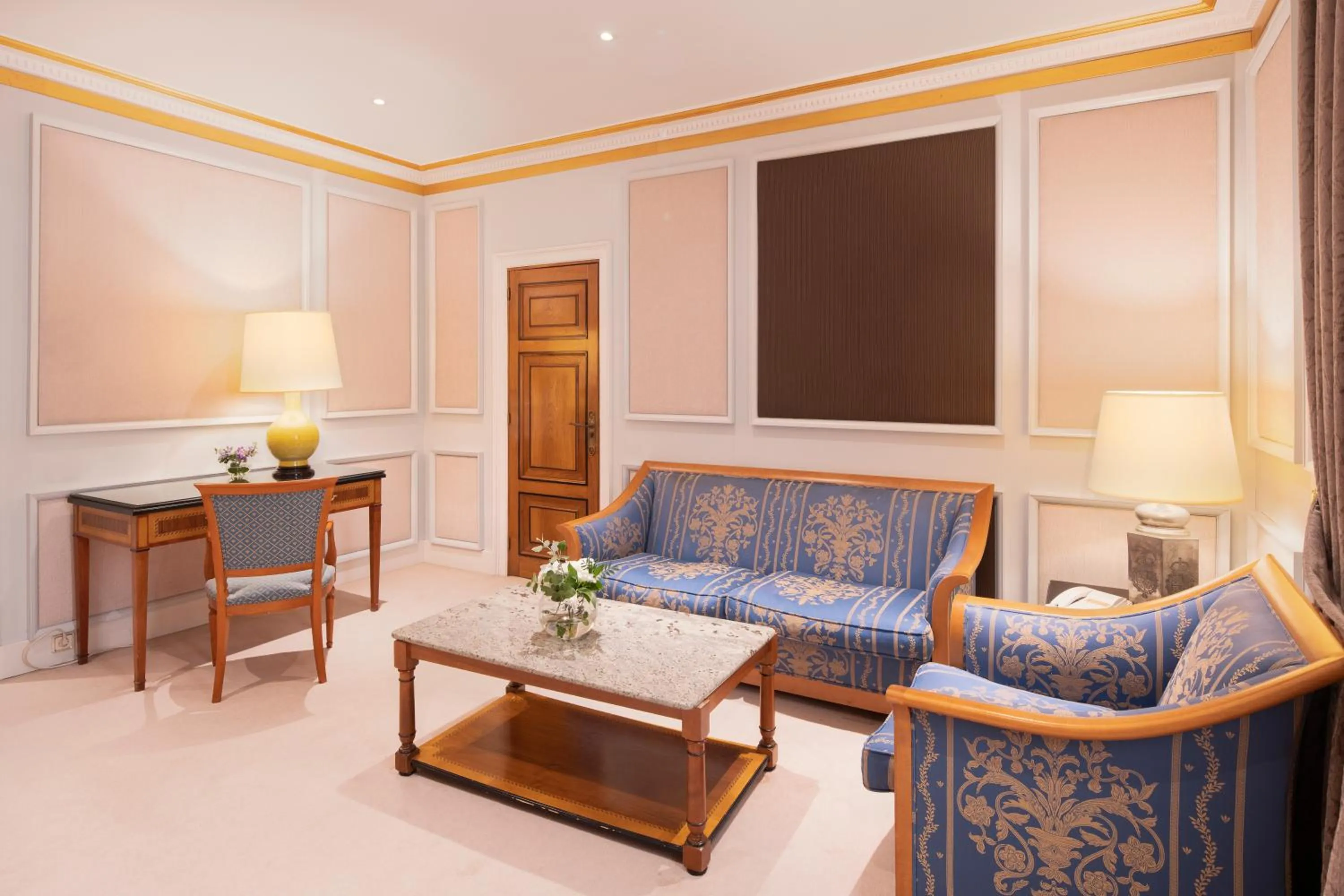 Living room in Eurostars Hotel de la Reconquista