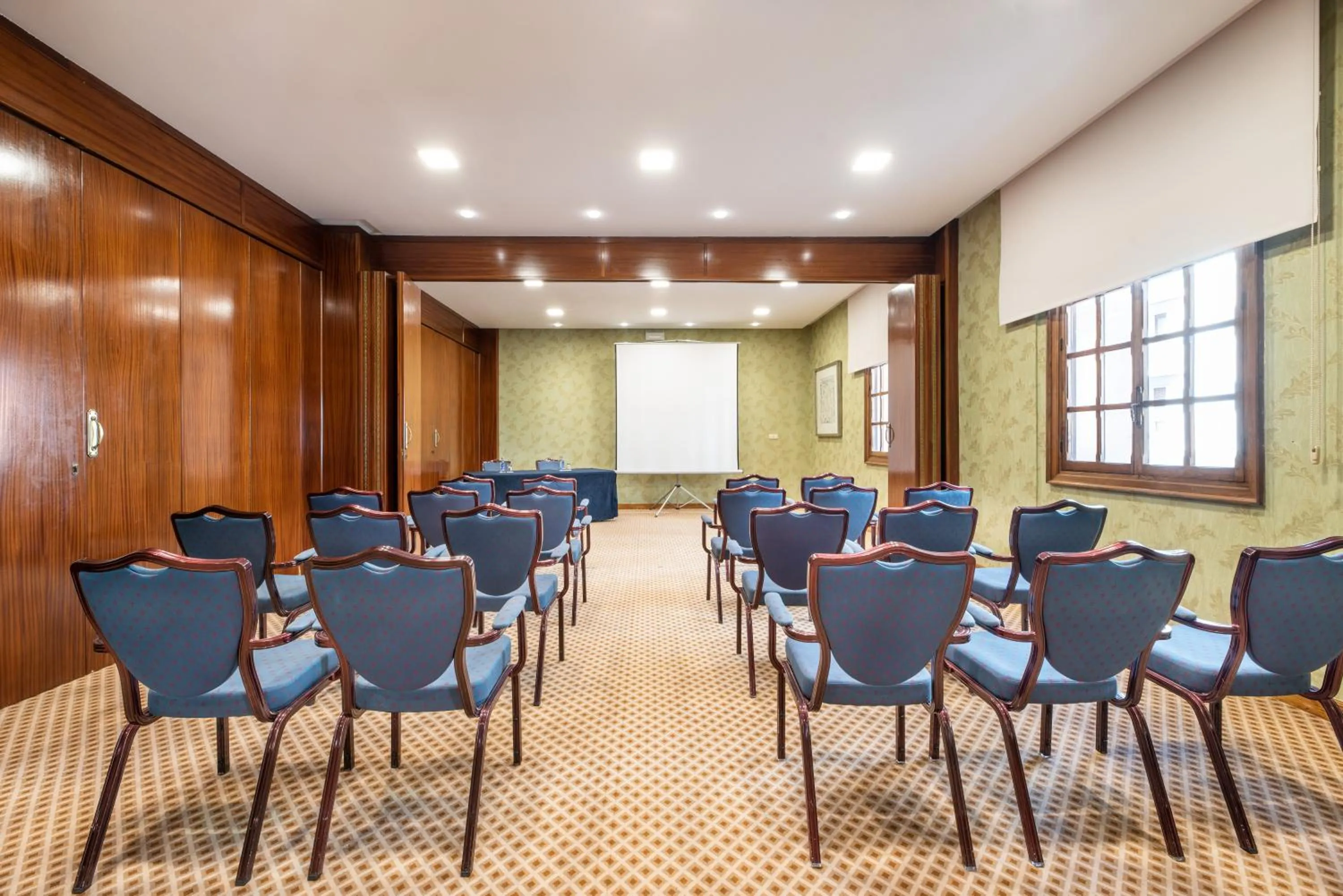 Meeting/conference room in Eurostars Hotel de la Reconquista