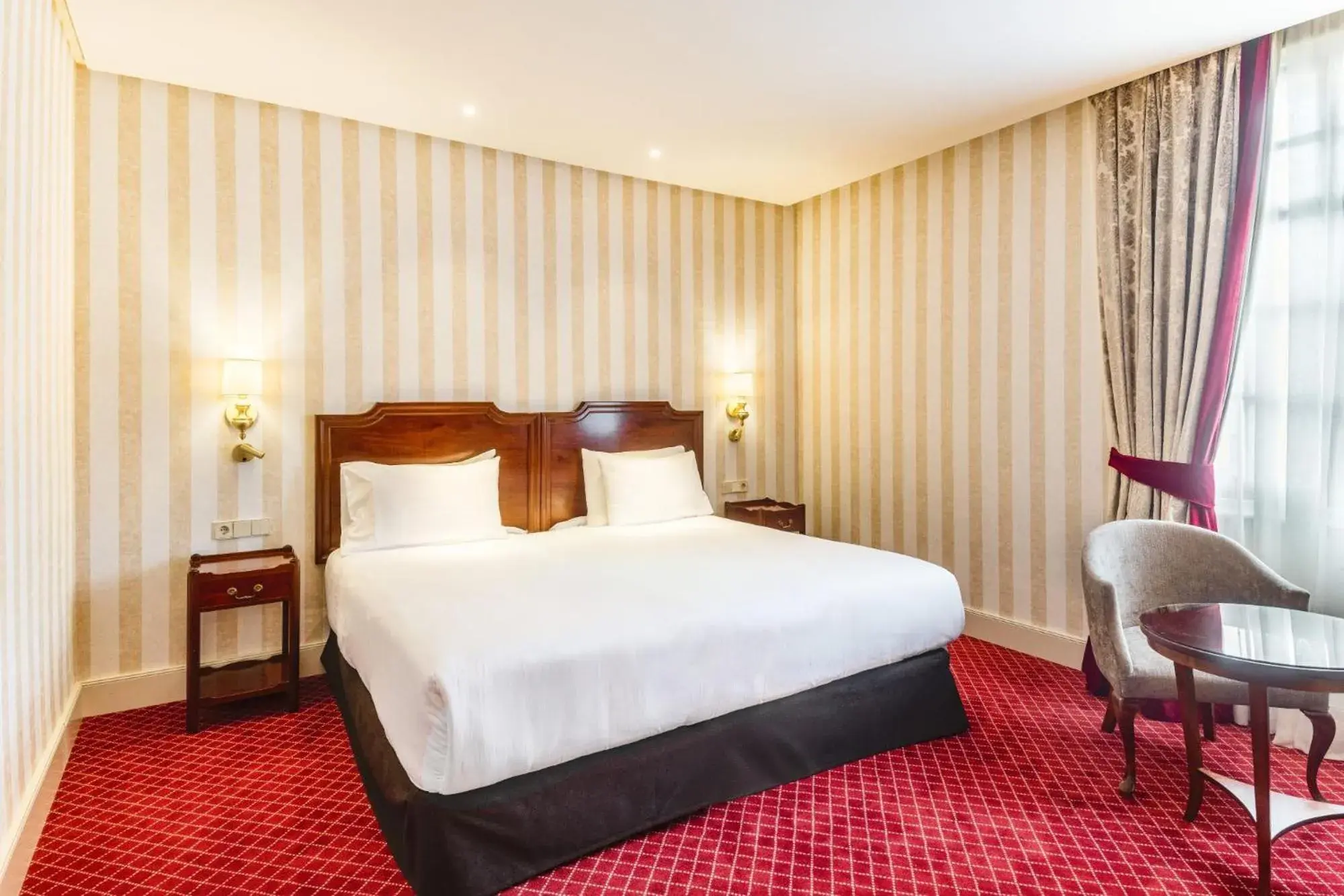 Junior Suite in Eurostars Hotel de la Reconquista Junior Suite in Eurostars Hotel de la Reconquista