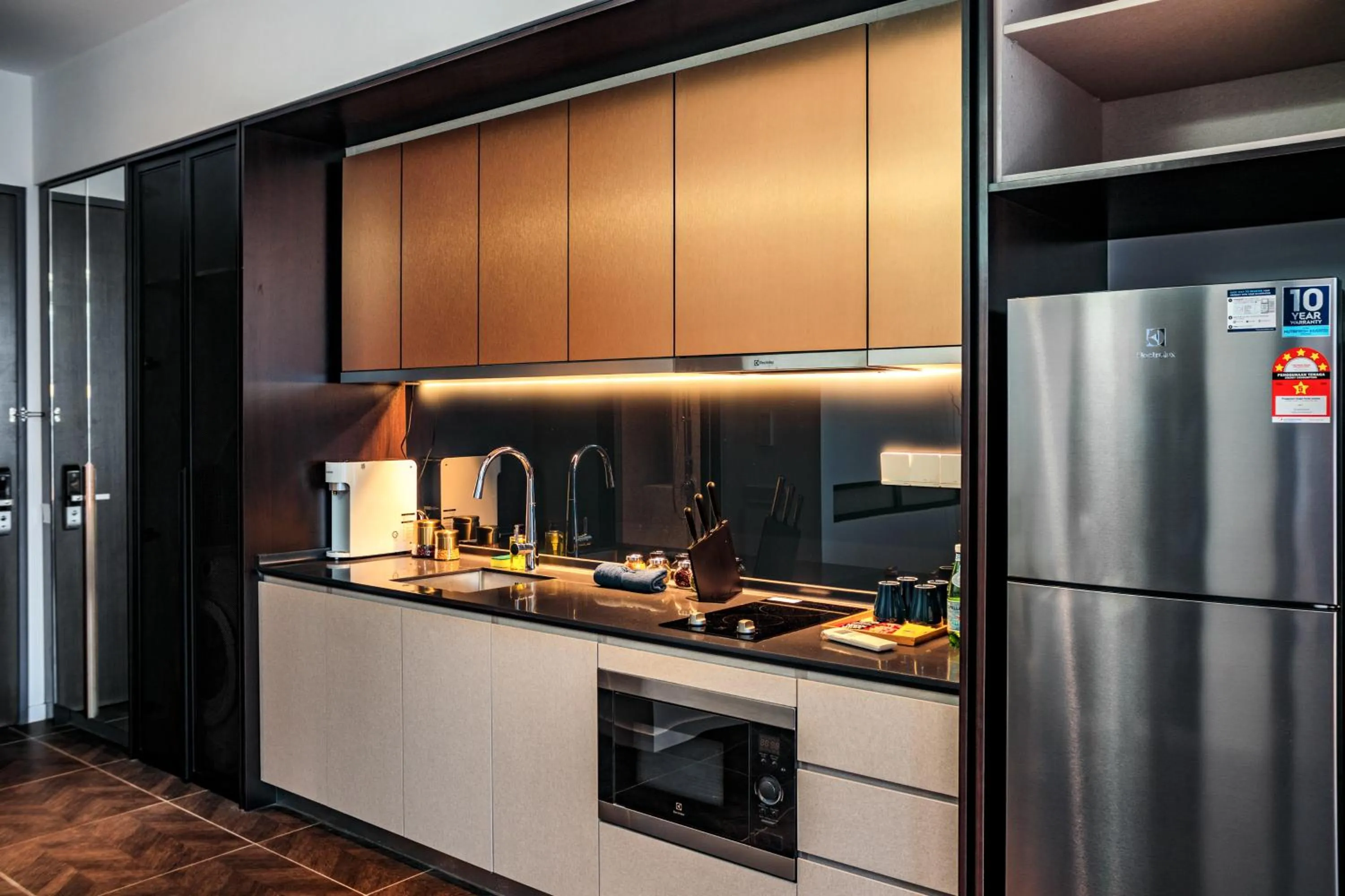 Kitchen or kitchenette in Scarletz Suites KLCC by Mana-Mana