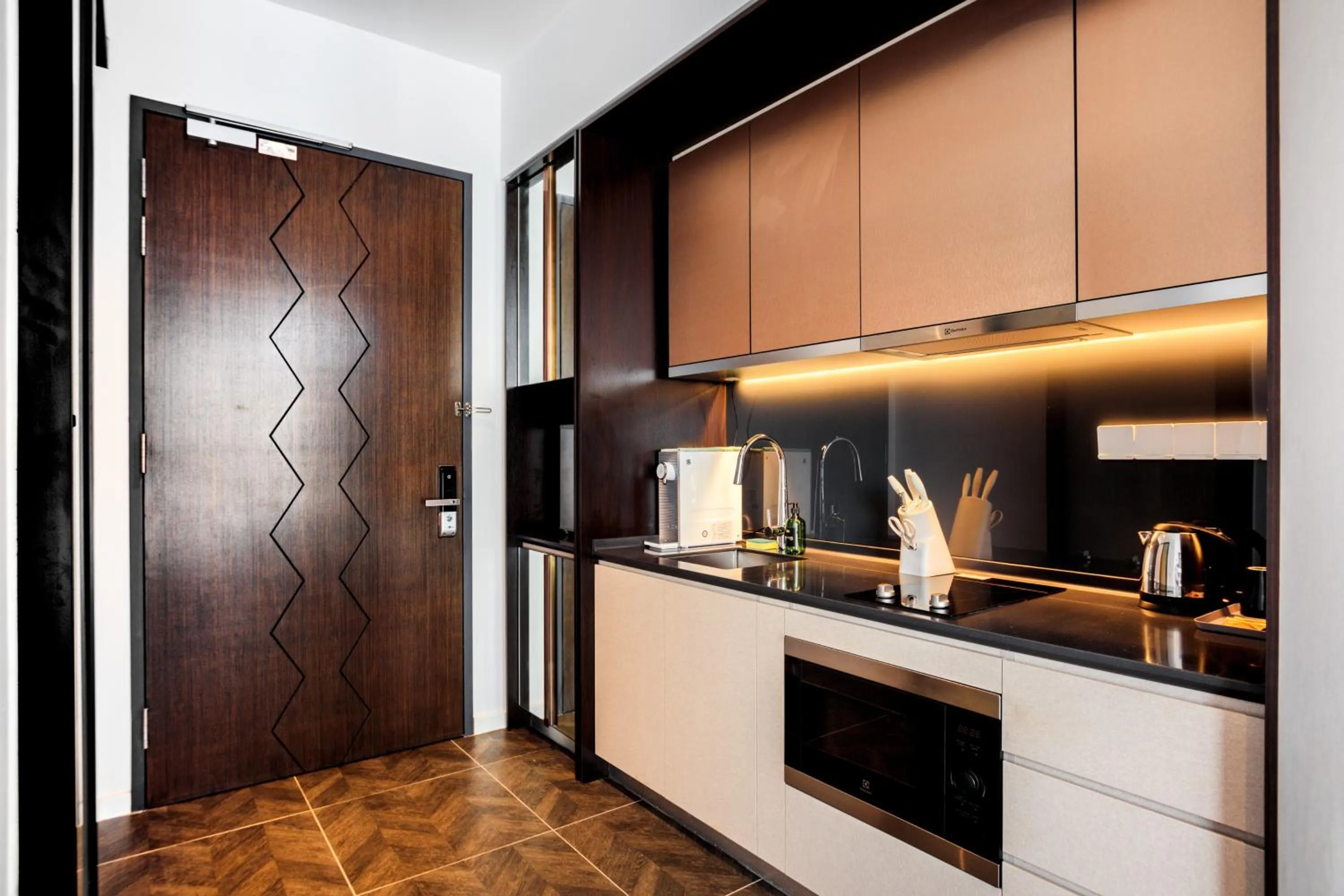 Kitchen or kitchenette in Scarletz Suites KLCC by Mana-Mana