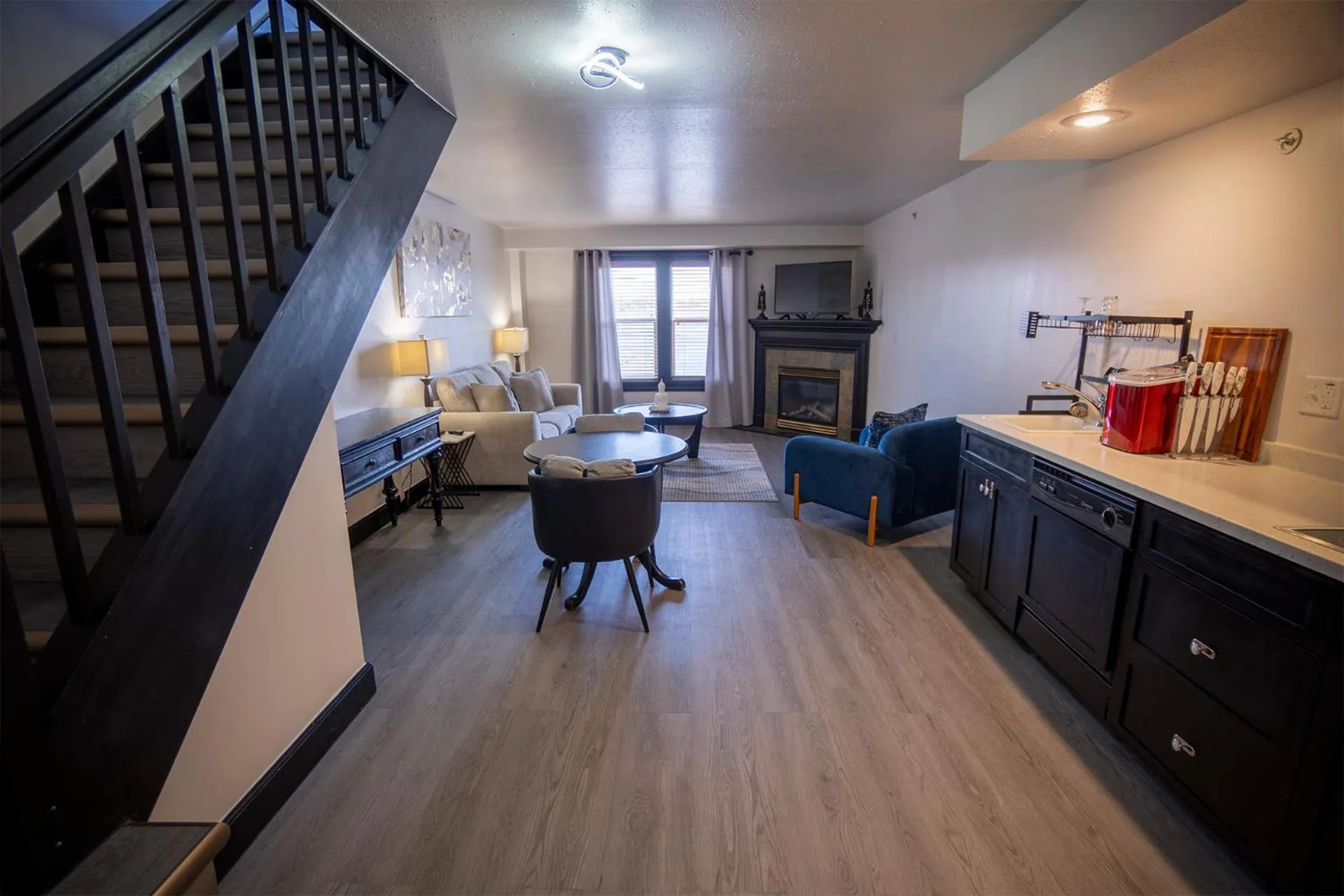 Living room in Nuk's Executive Suites