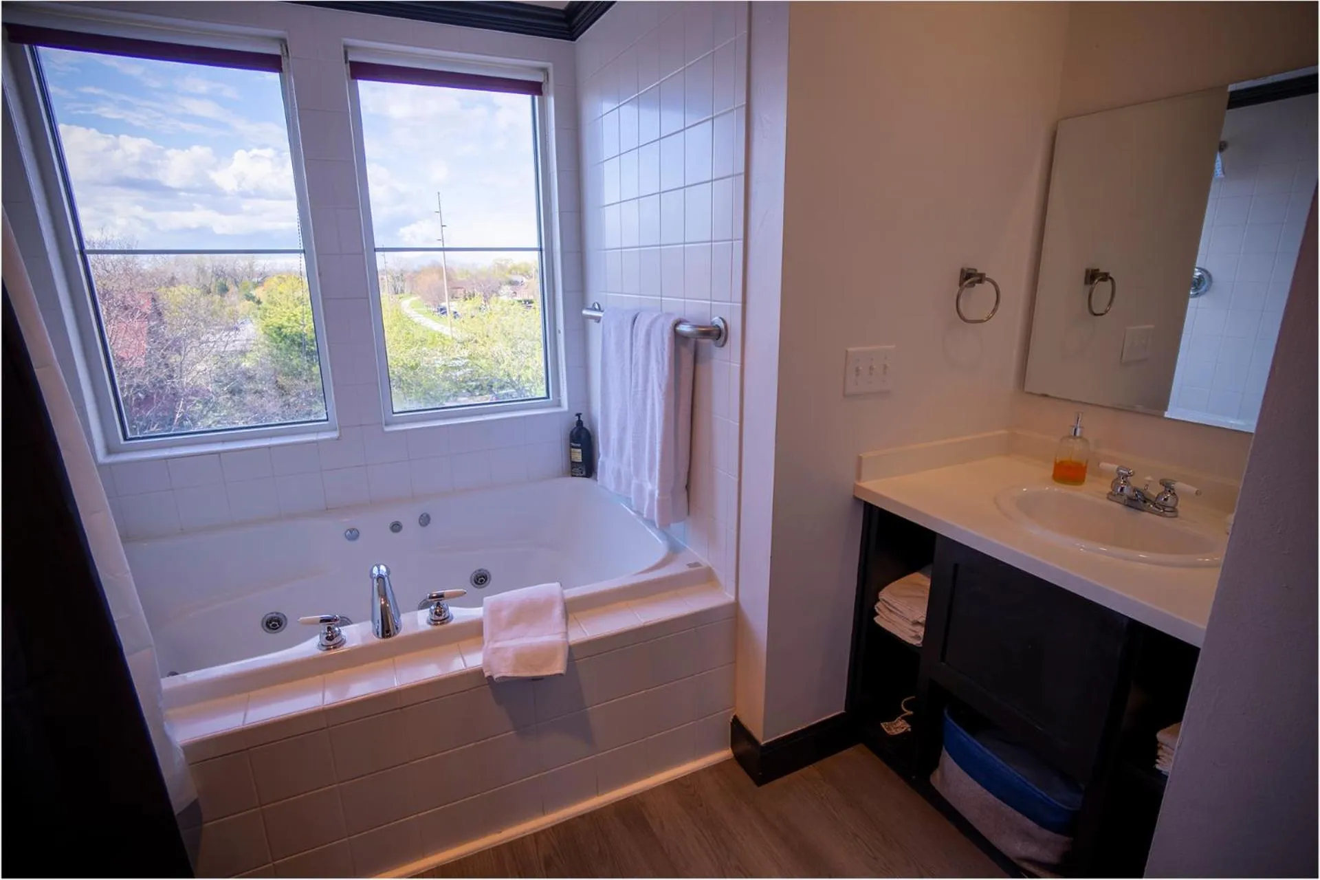 Bathroom in Nuk's Executive Suites