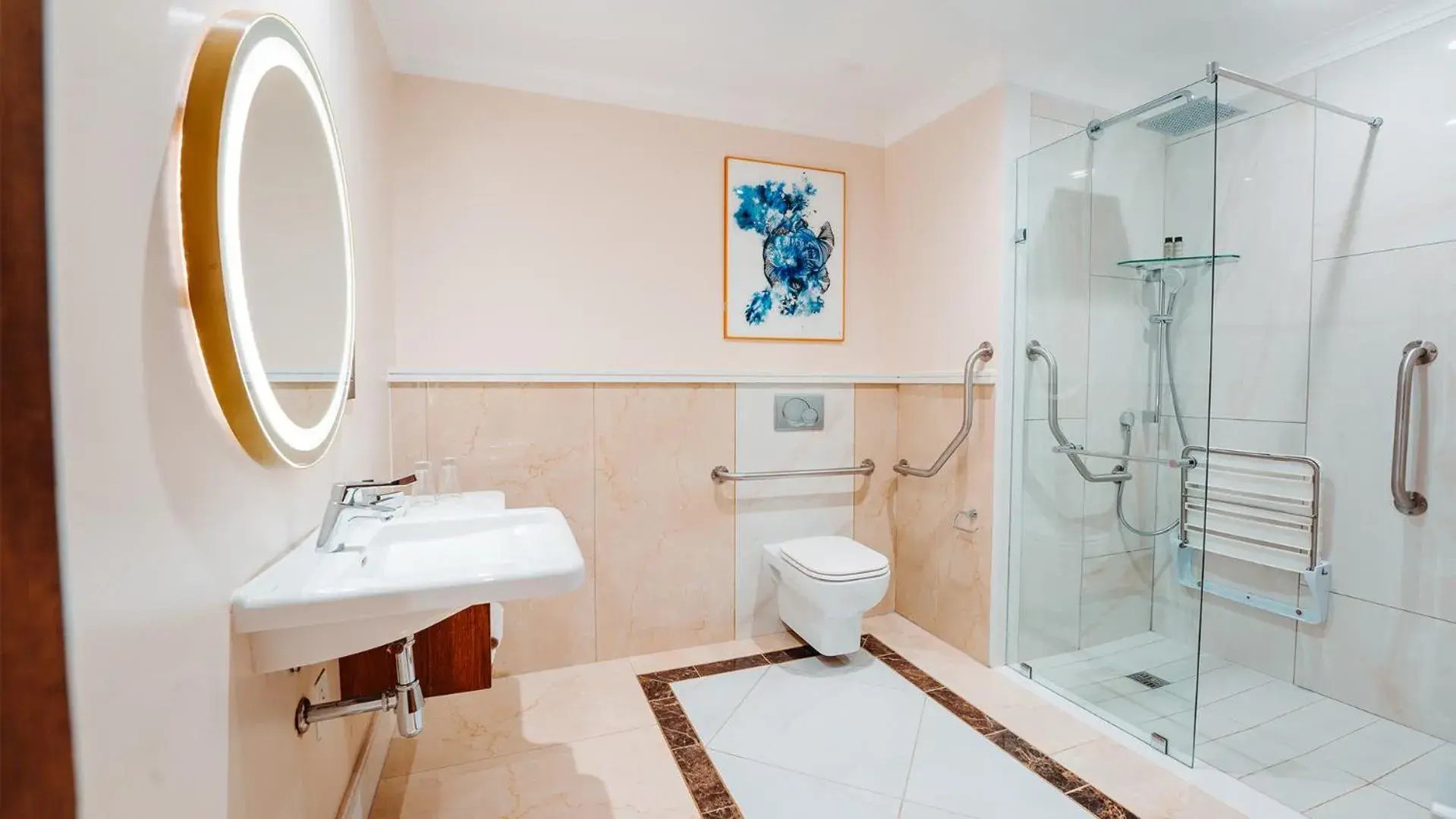 Double Room - single occupancy - Disability Access in Silverstar Hotel Double Room - single occupancy - Disability Access in Silverstar Hotel