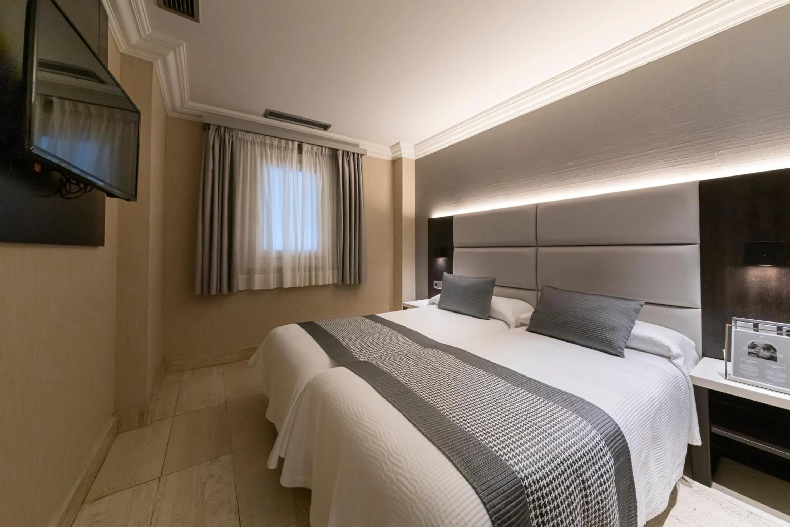 Bedroom, Bed in Habitus Hotel Europa