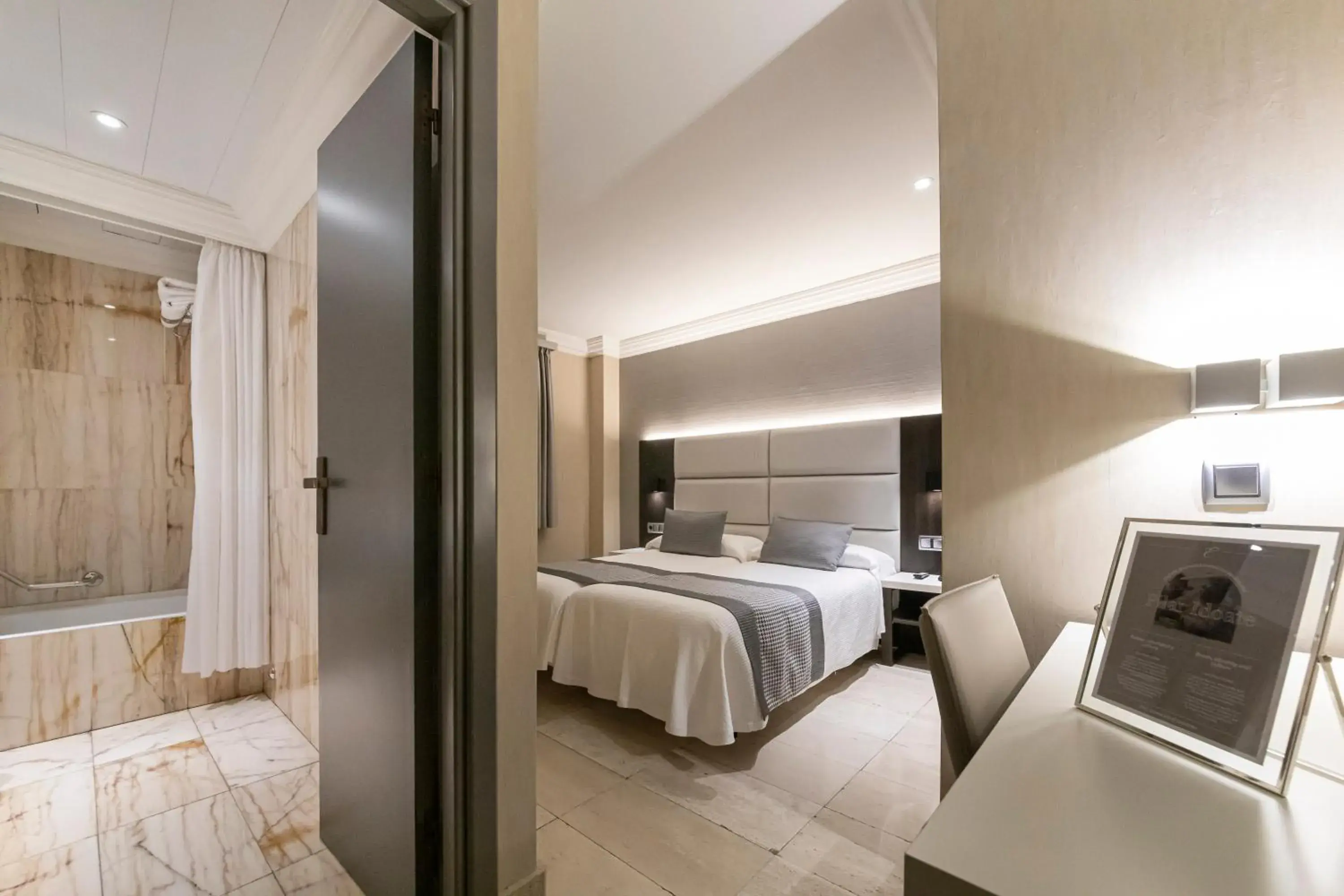 Interior Twin Room in Habitus Hotel Europa Interior Twin Room in Habitus Hotel Europa