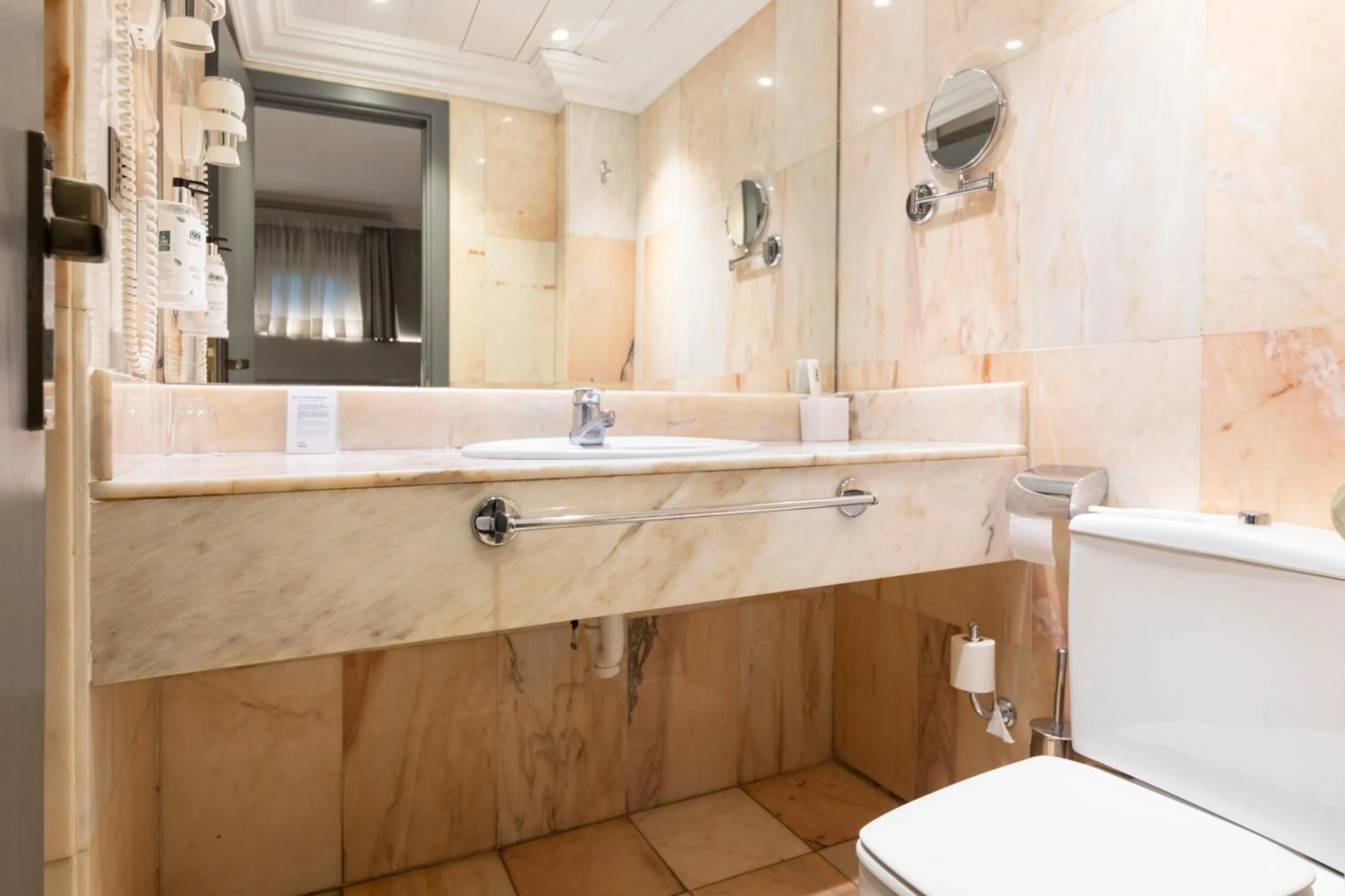 Bathroom in Habitus Hotel Europa