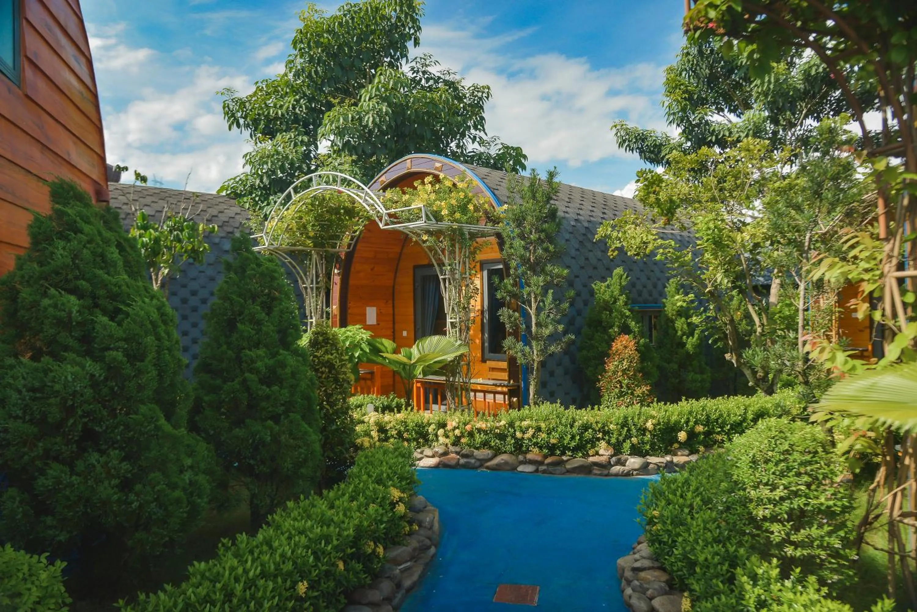 Garden view in Resort Hàng Dương