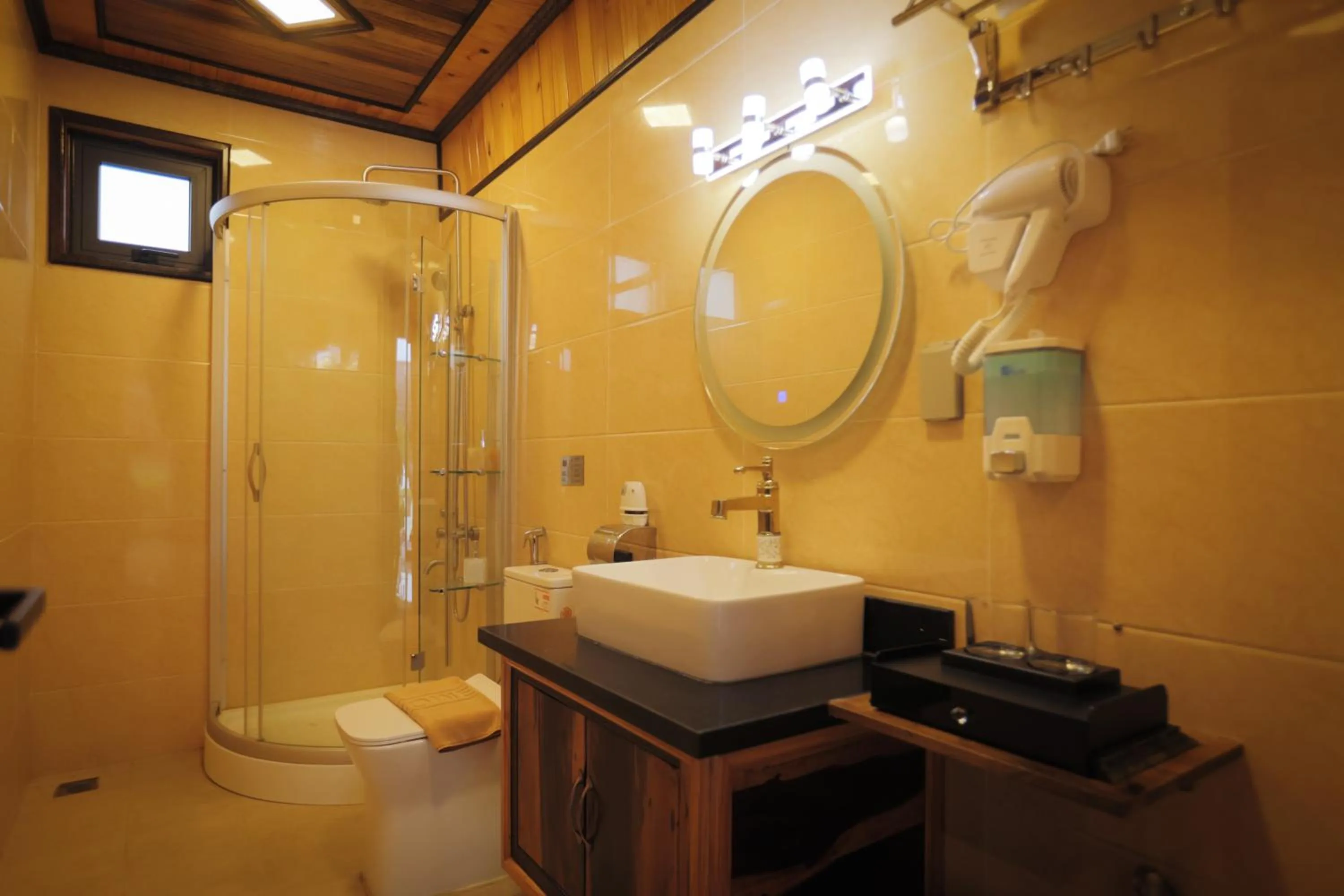 Shower in Resort Hàng Dương