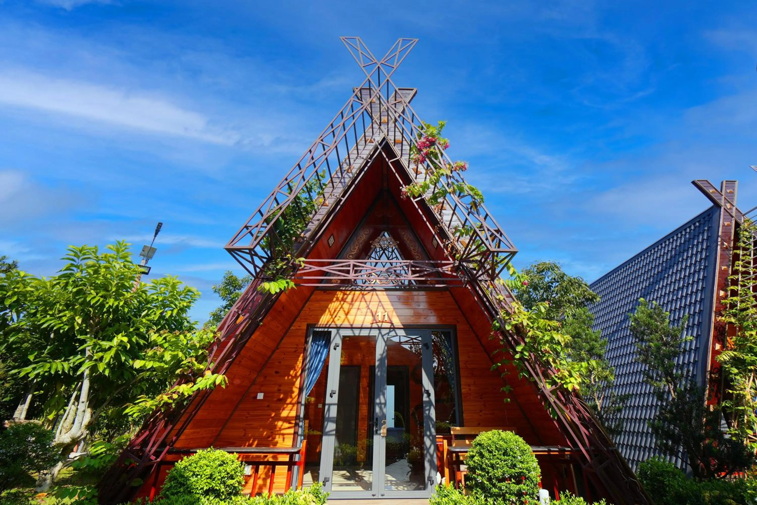 Property building in Resort Hàng Dương