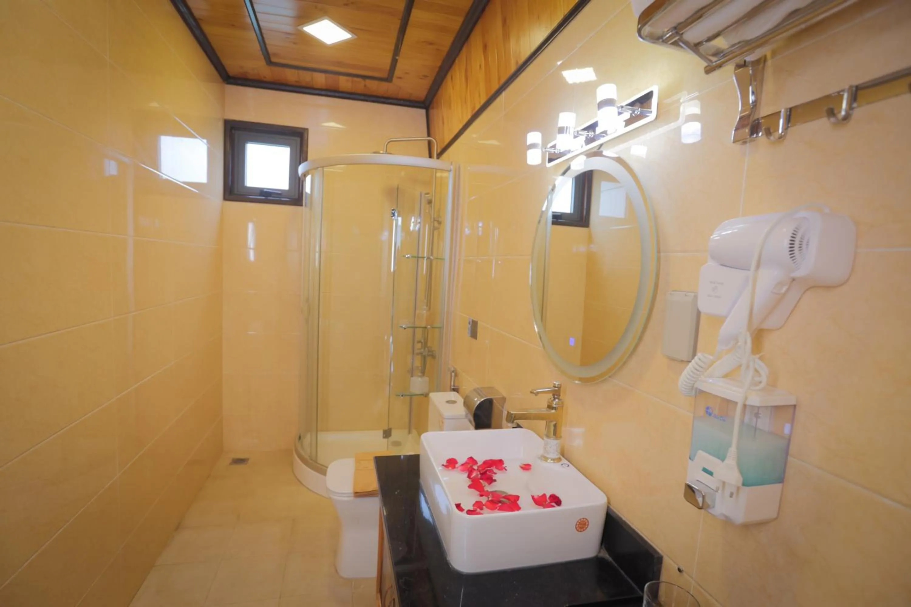 Shower in Resort Hàng Dương