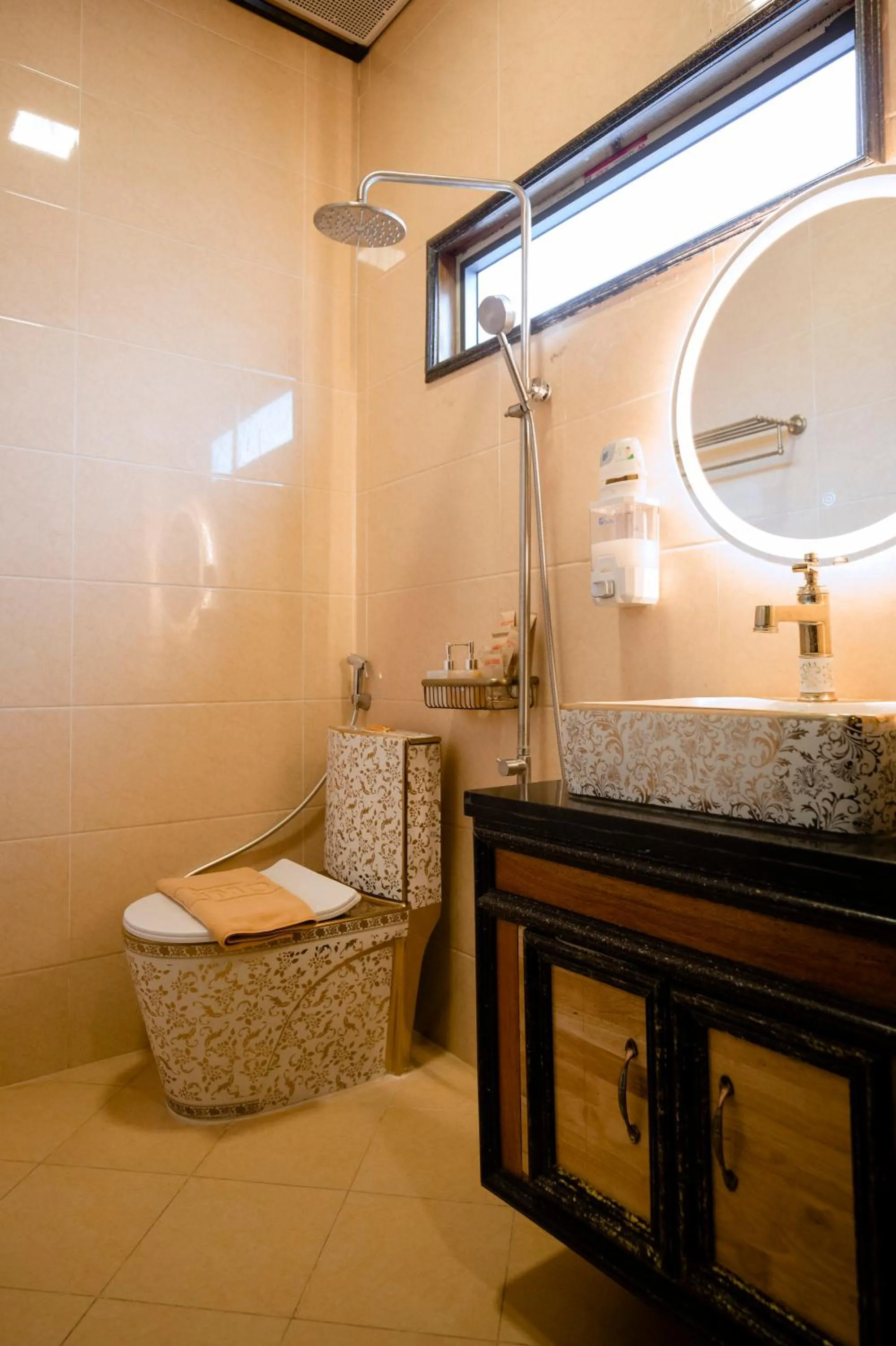 Shower in Resort Hàng Dương