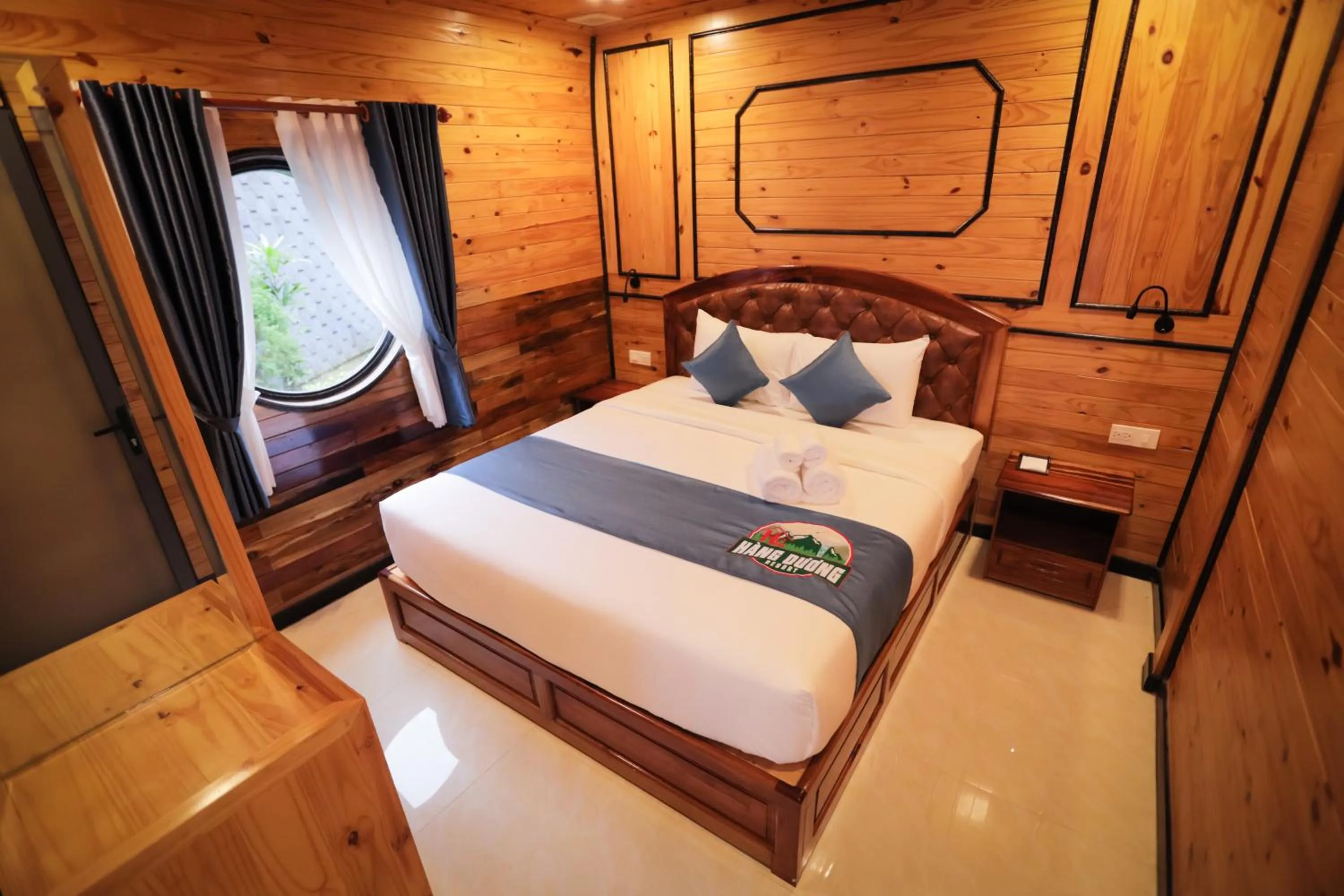 Bed in Resort Hàng Dương