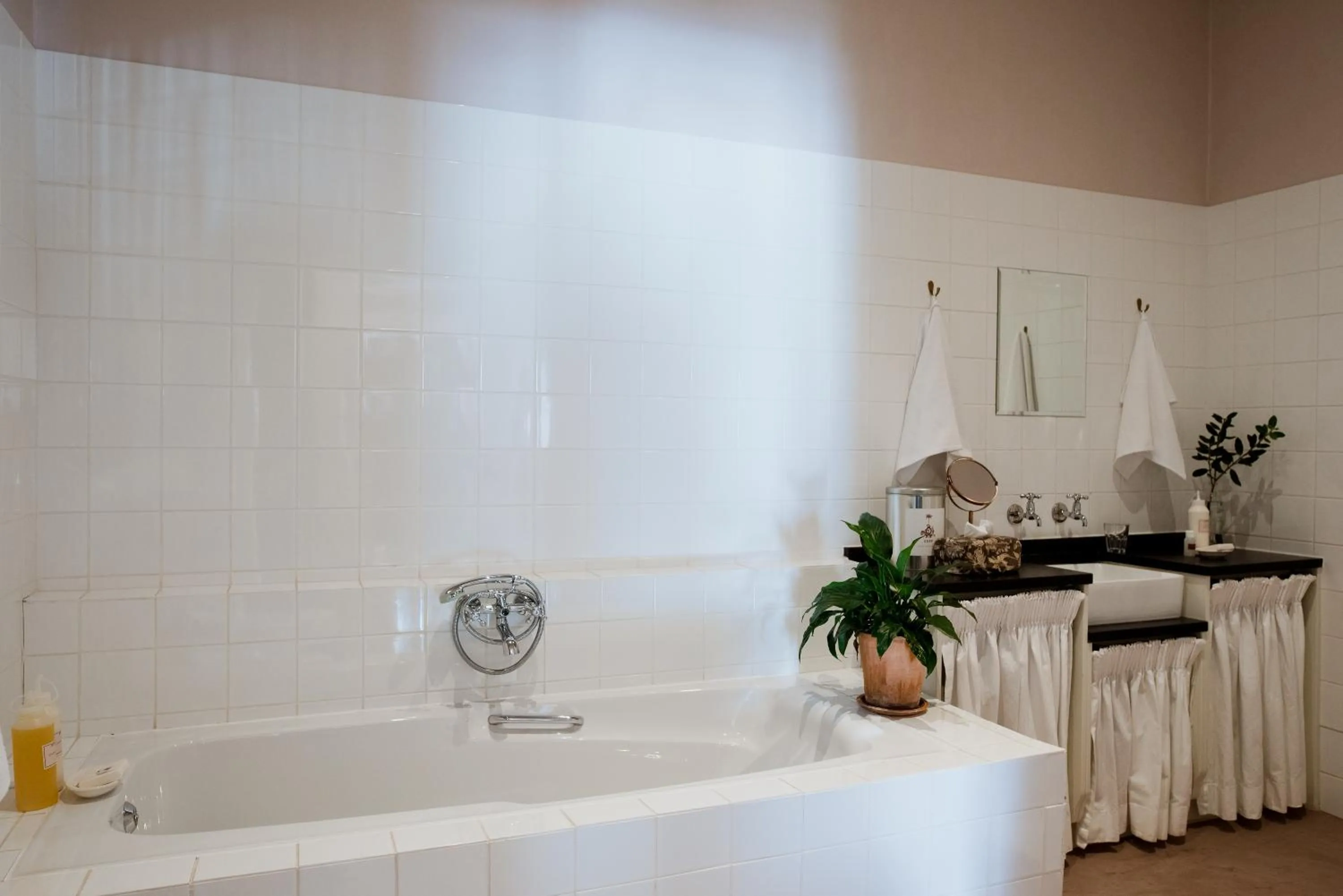 Bathroom in Dorp Hotel