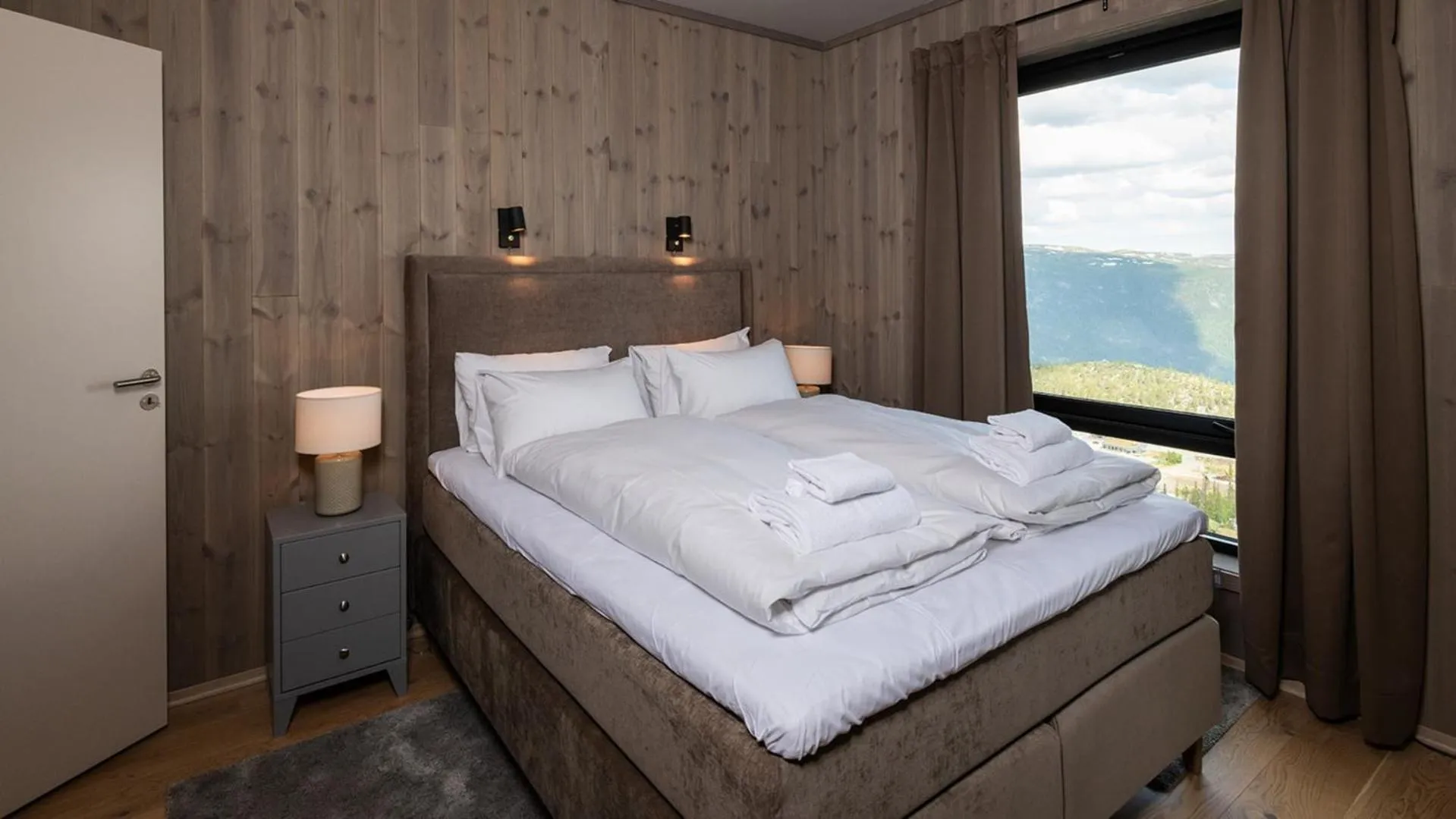 Bedroom, Bed in Gausta Residence