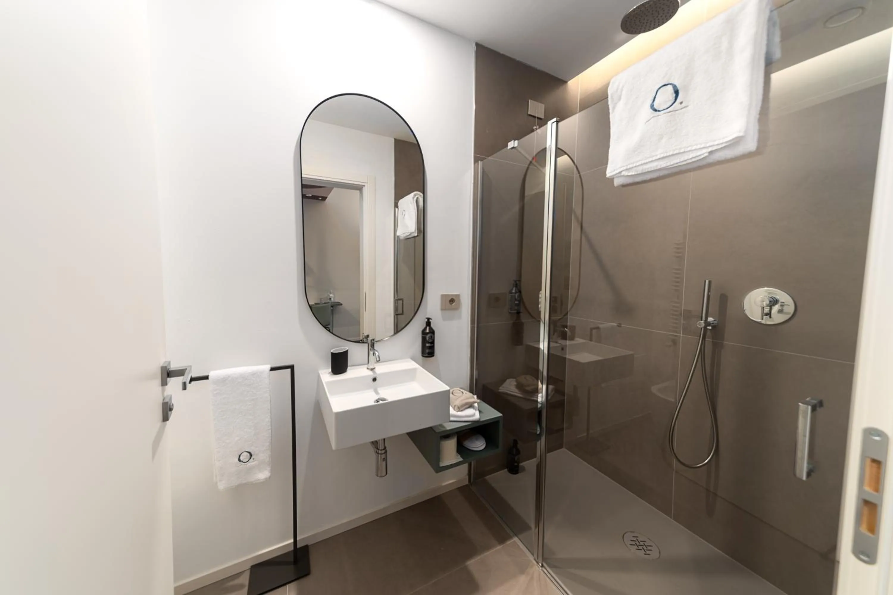 Shower in Open Hotel