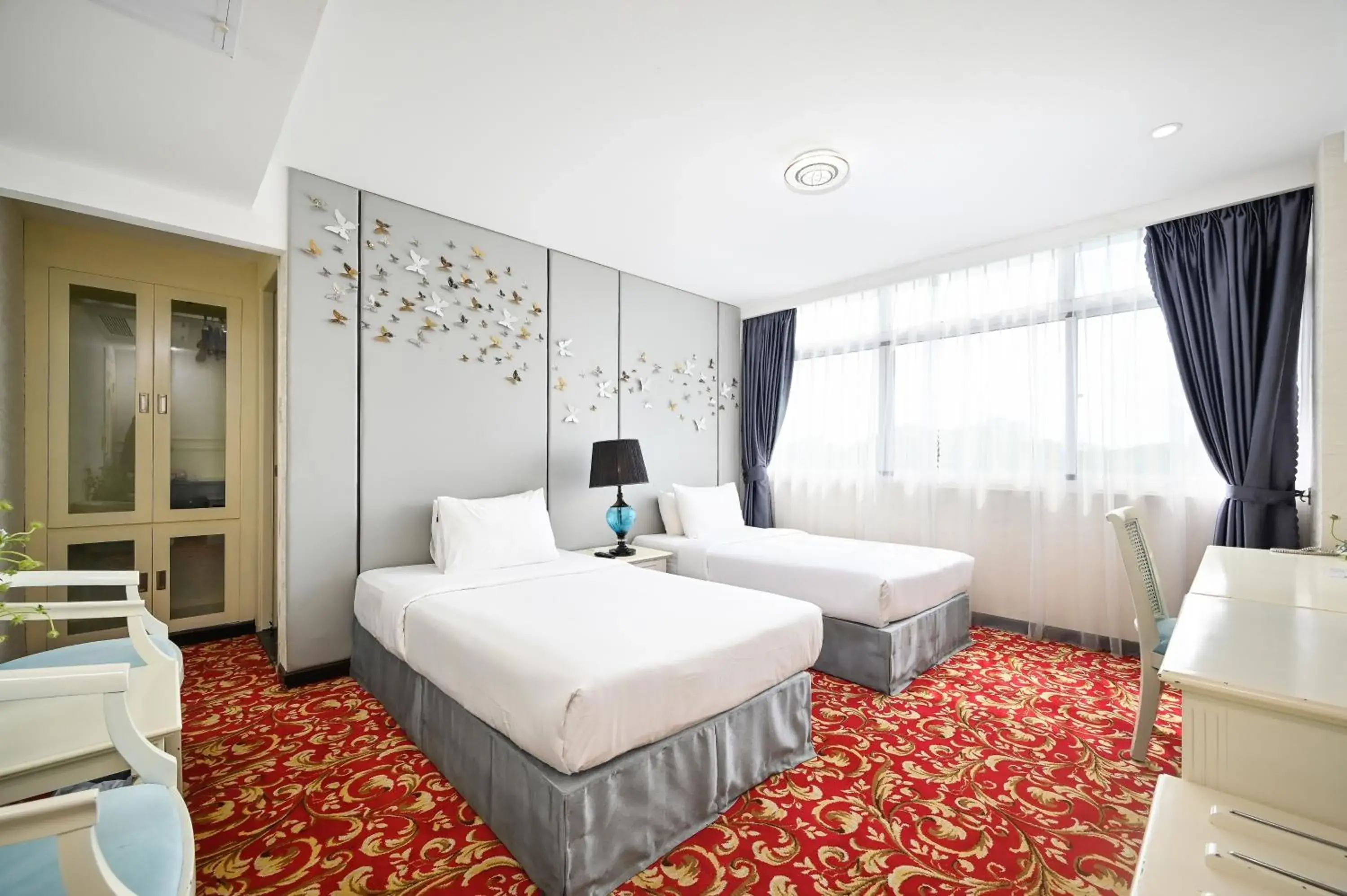 Bedroom, Bed in California Saigon Hotel & Rooftop Pool Bedroom, Bed in California Saigon Hotel & Rooftop Pool