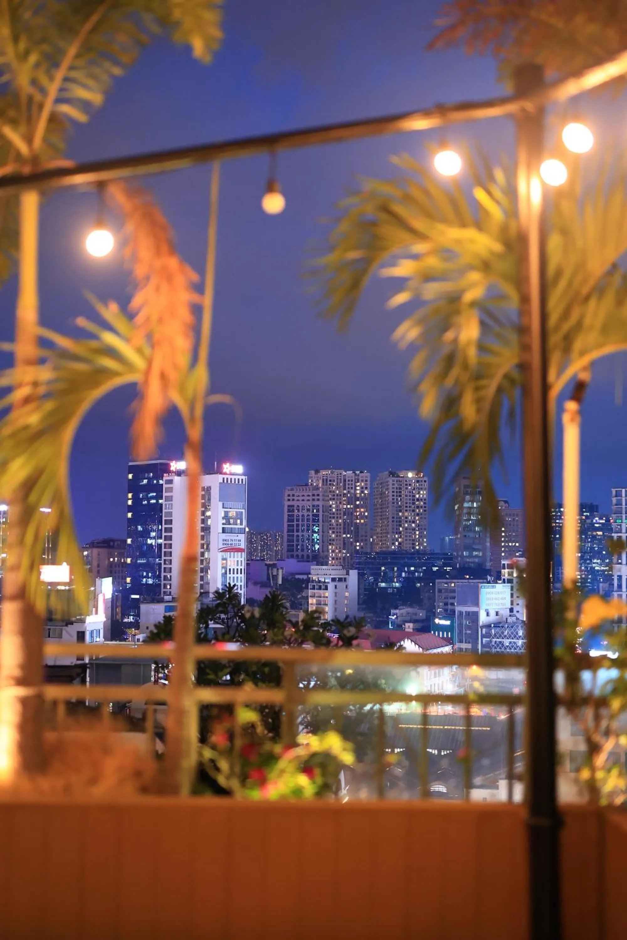 California Saigon Hotel & Rooftop Pool