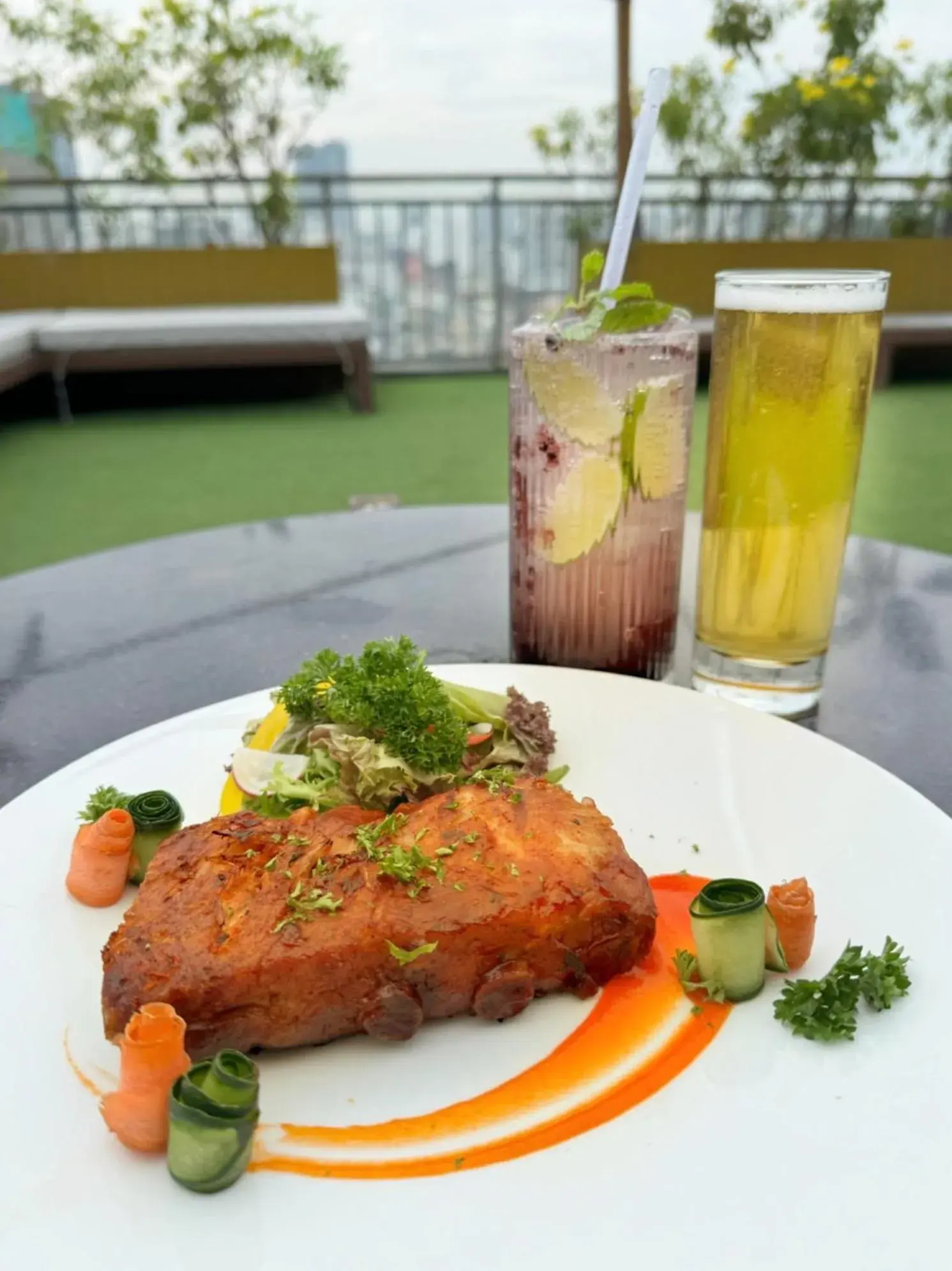 Food and drinks in California Saigon Hotel & Rooftop Pool Food and drinks in California Saigon Hotel & Rooftop Pool