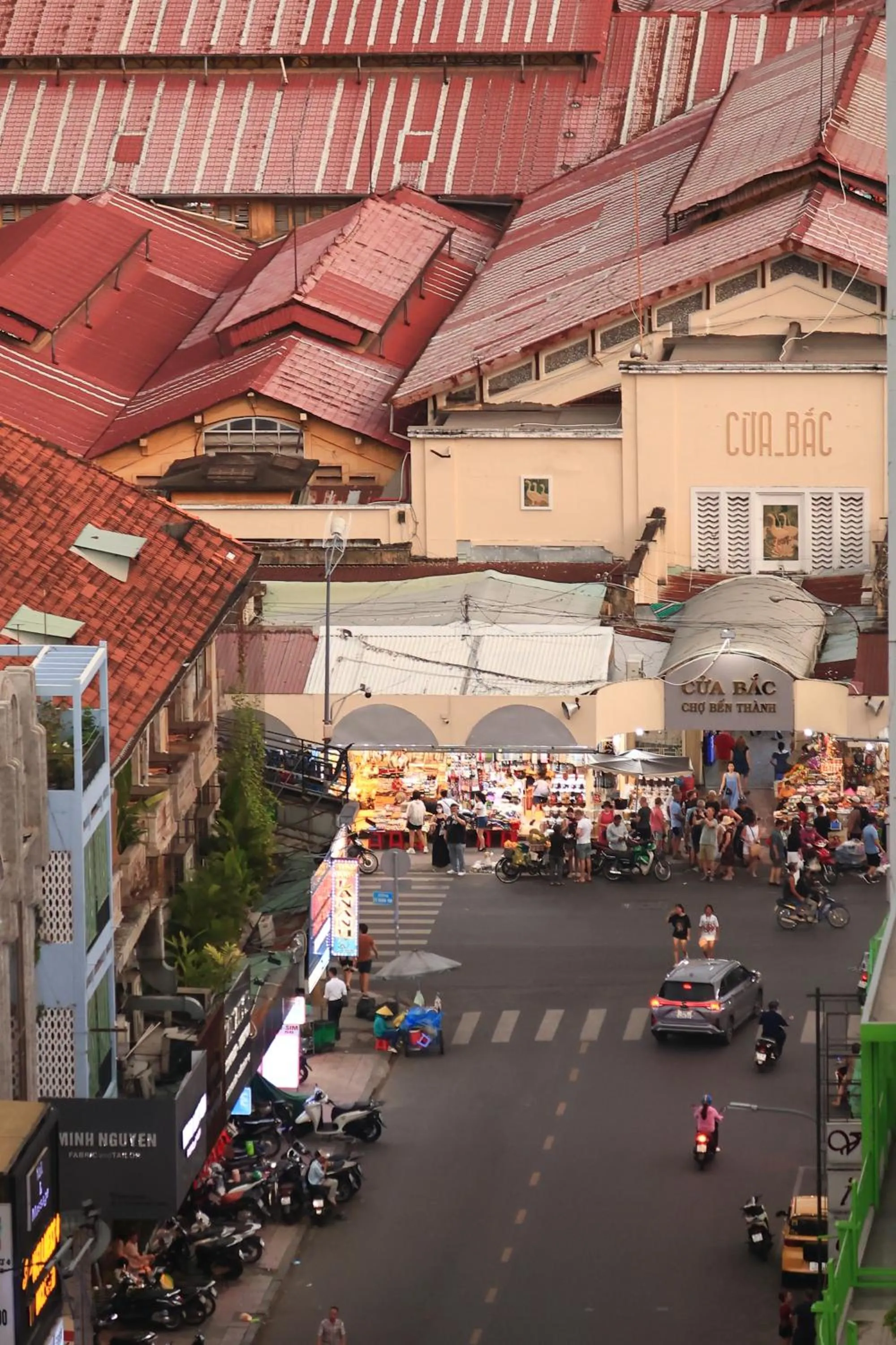 California Saigon Hotel & Rooftop Pool