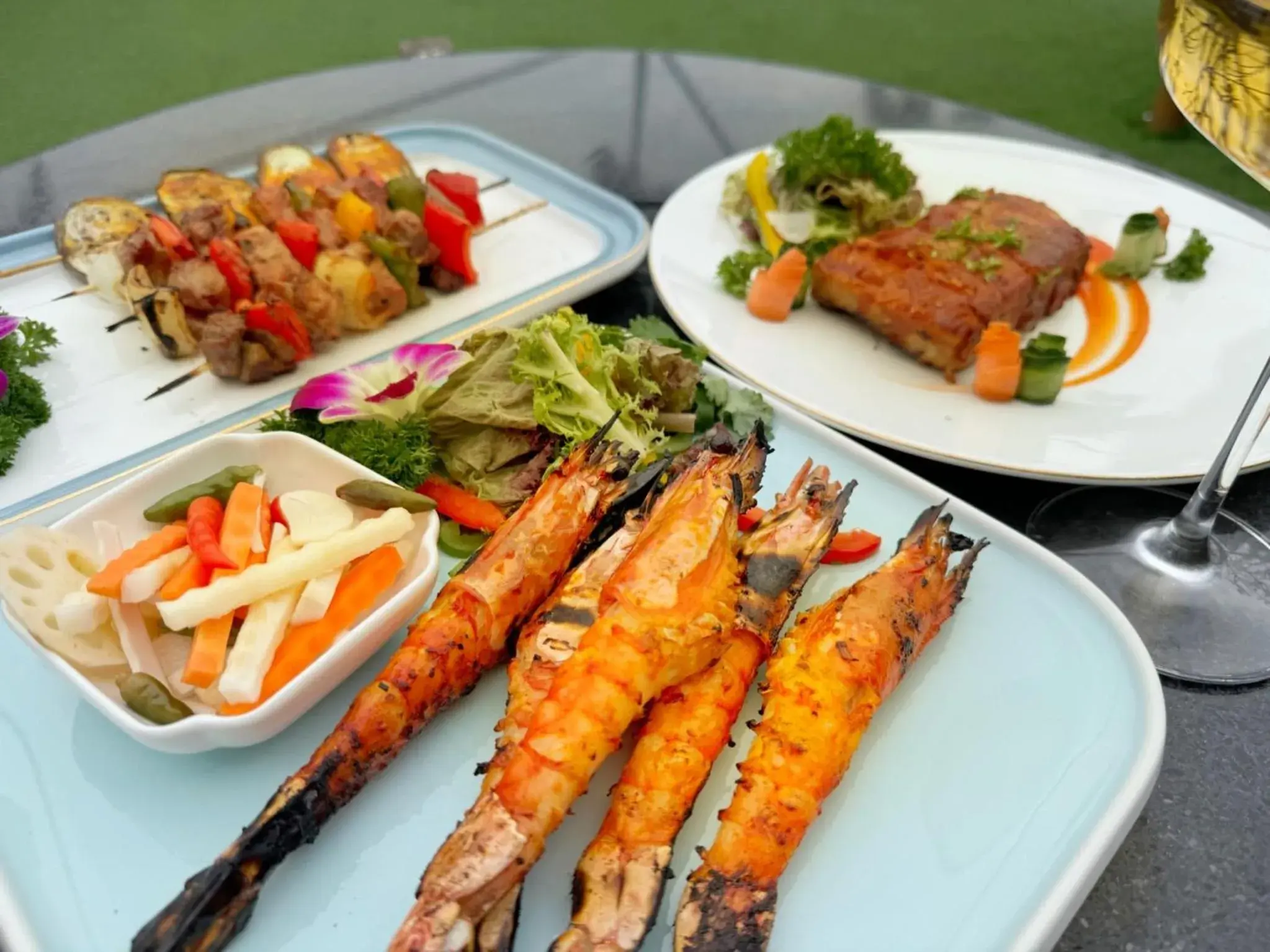 Food and drinks in California Saigon Hotel & Rooftop Pool Food and drinks in California Saigon Hotel & Rooftop Pool