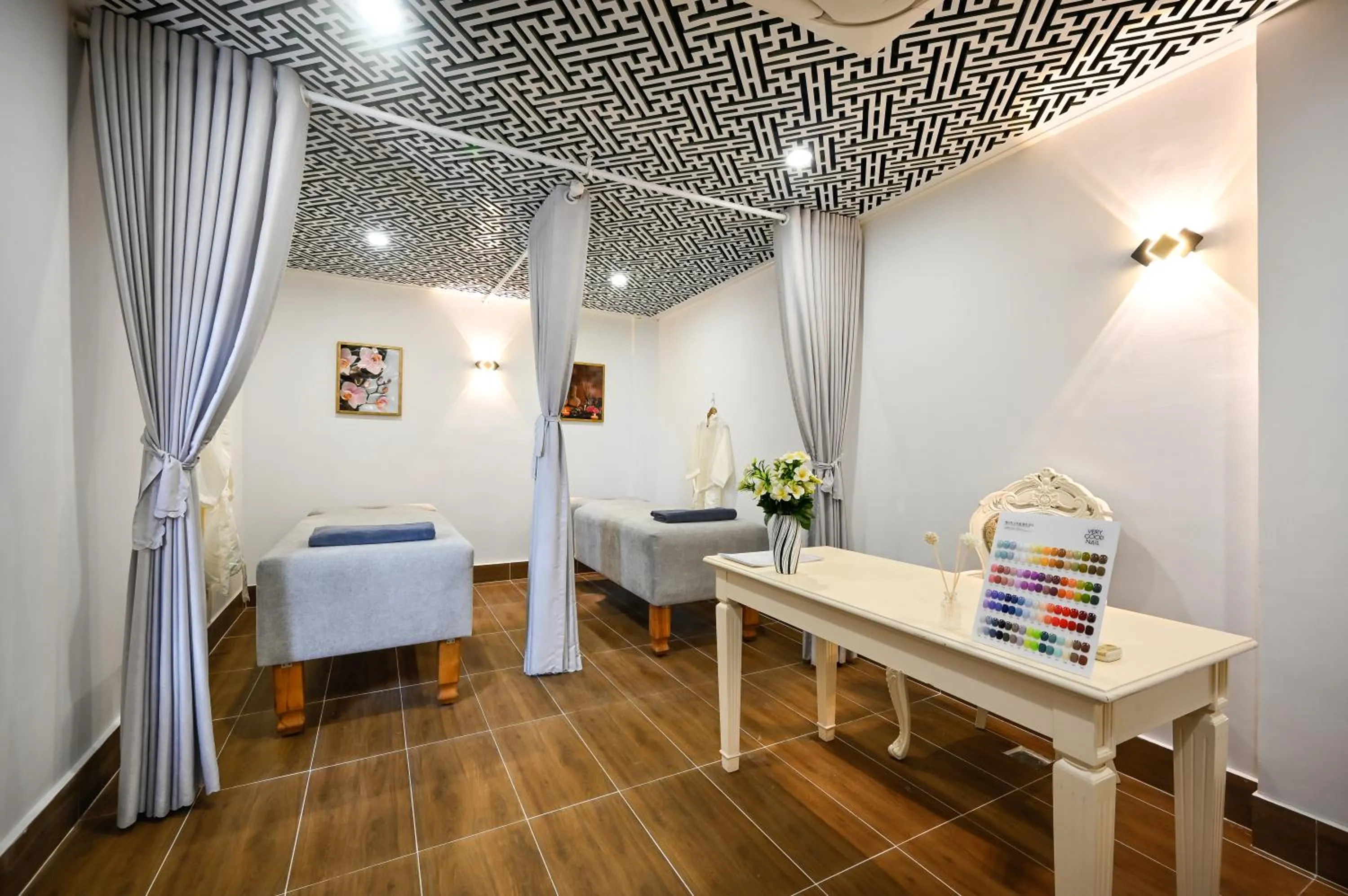 Spa and wellness centre/facilities, Bed in California Saigon Hotel & Rooftop Pool