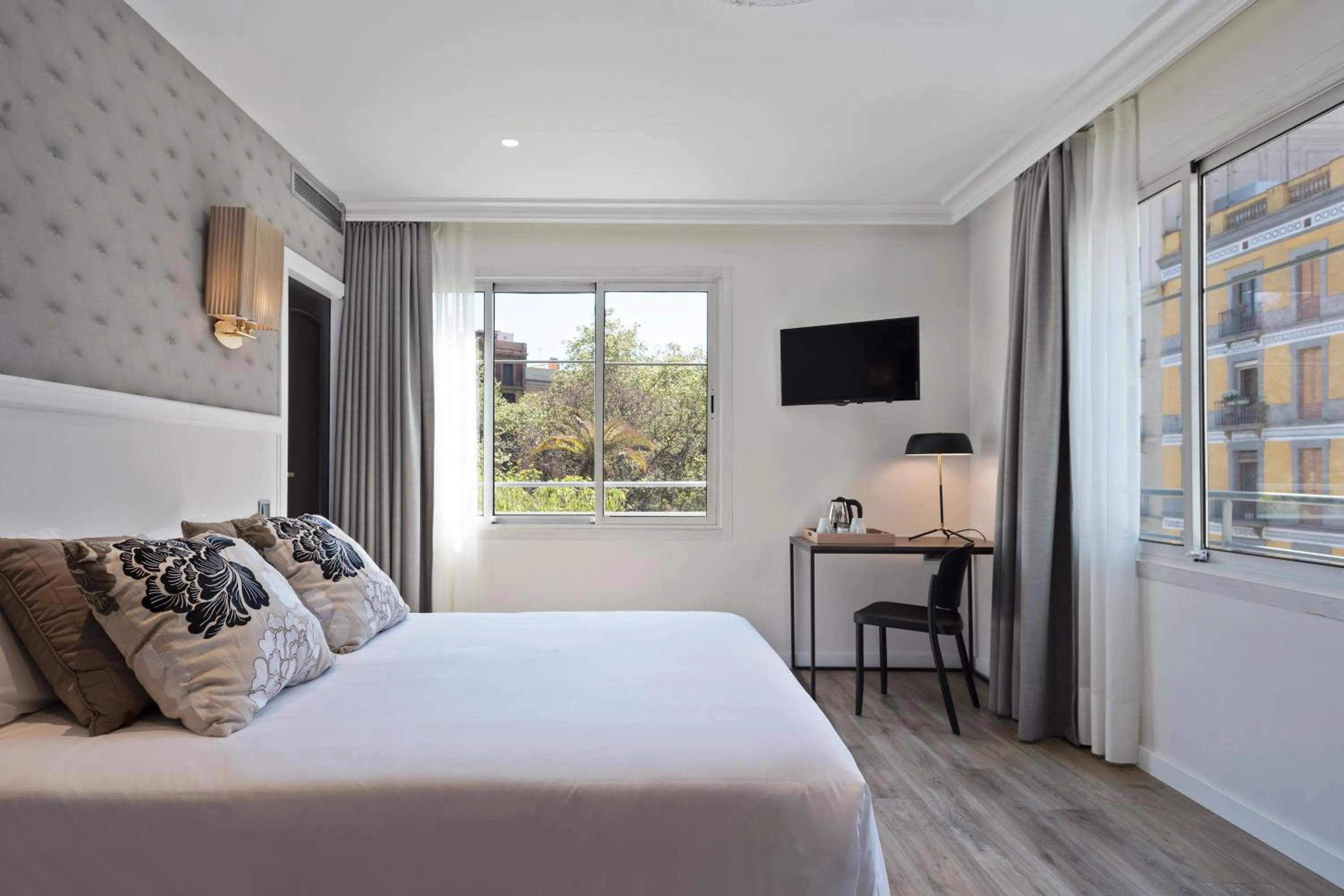 Communal lounge/ TV room, Bed in Acta Splendid