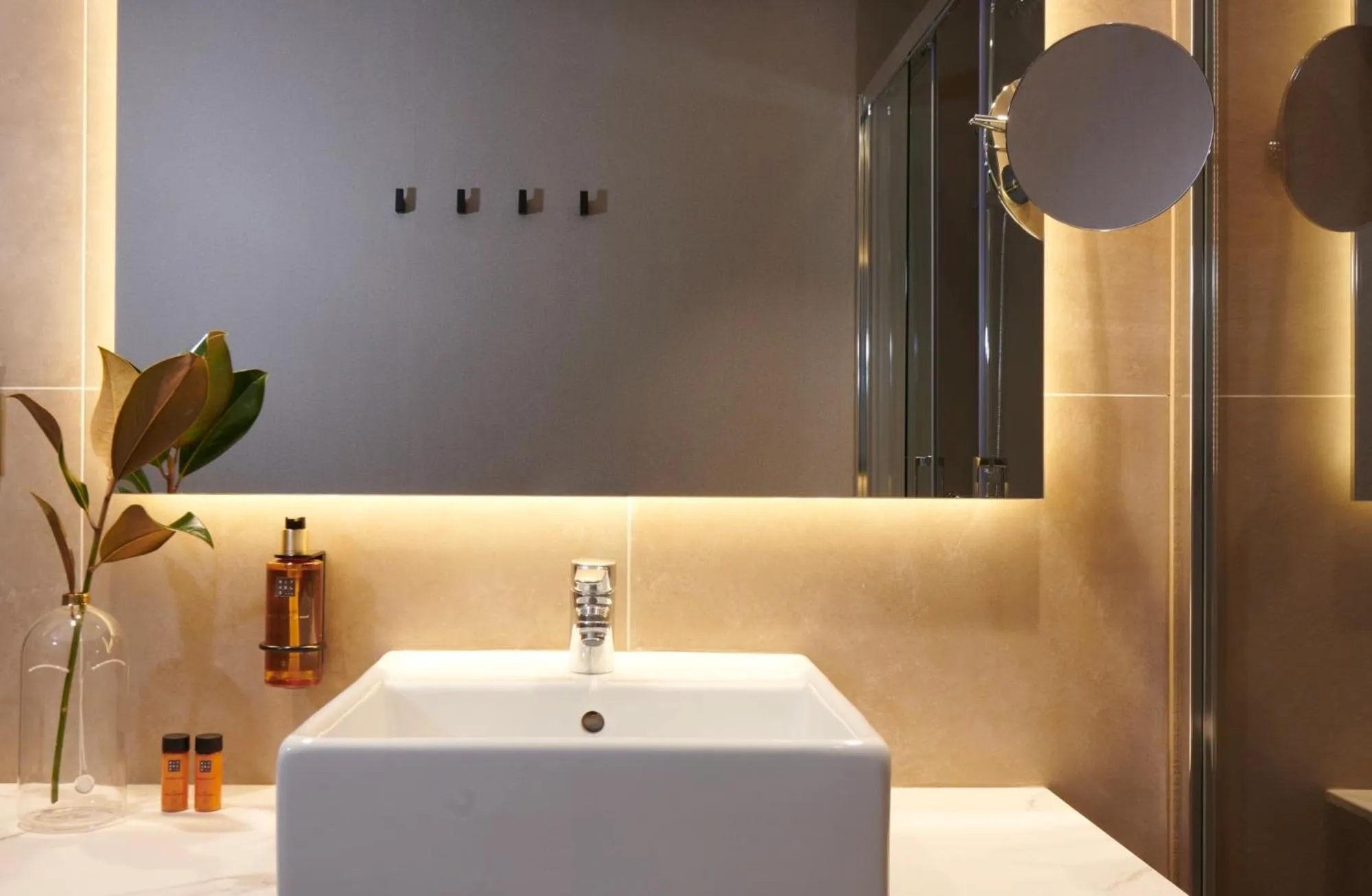 Bathroom in Acta Splendid