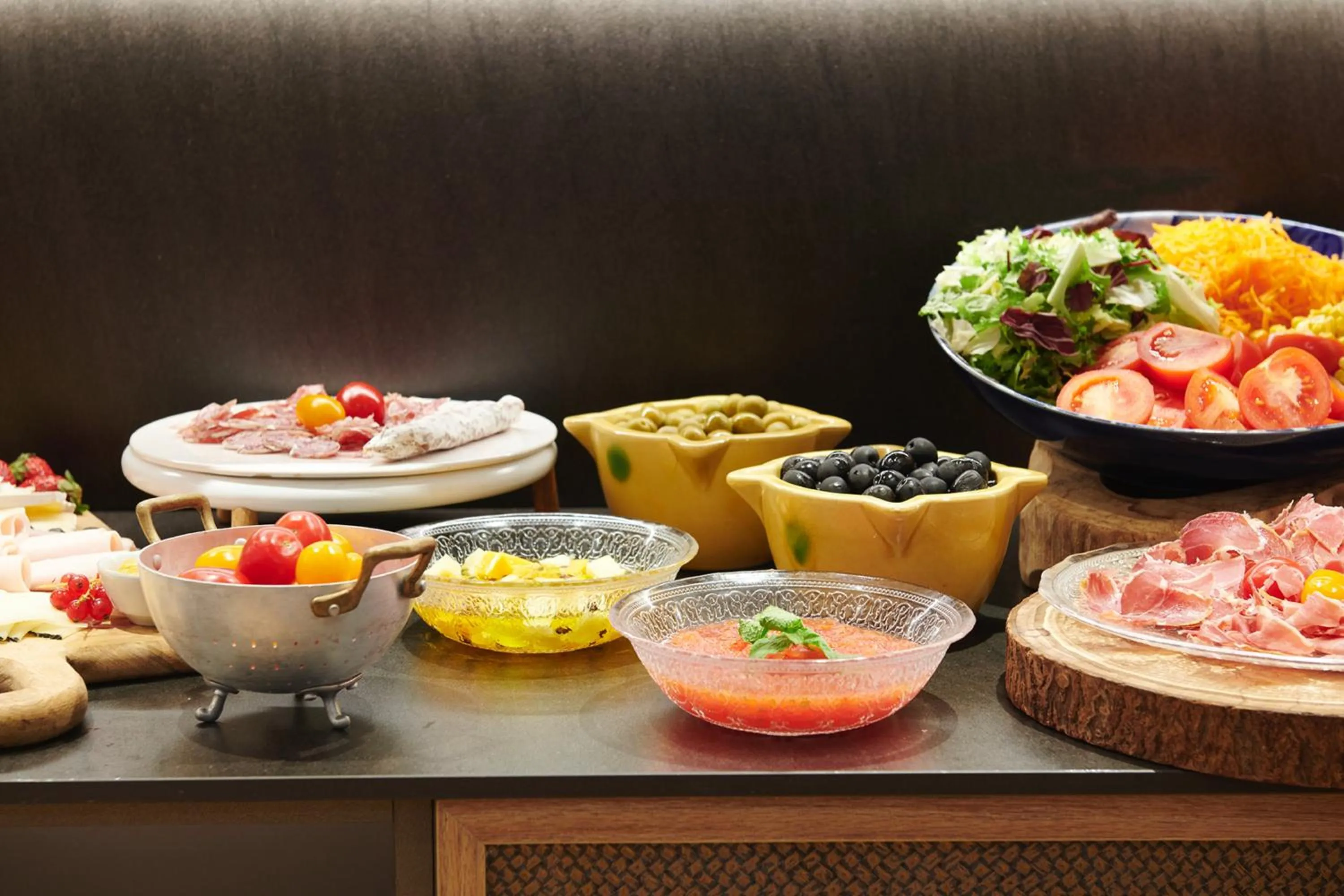 Breakfast in Acta Splendid