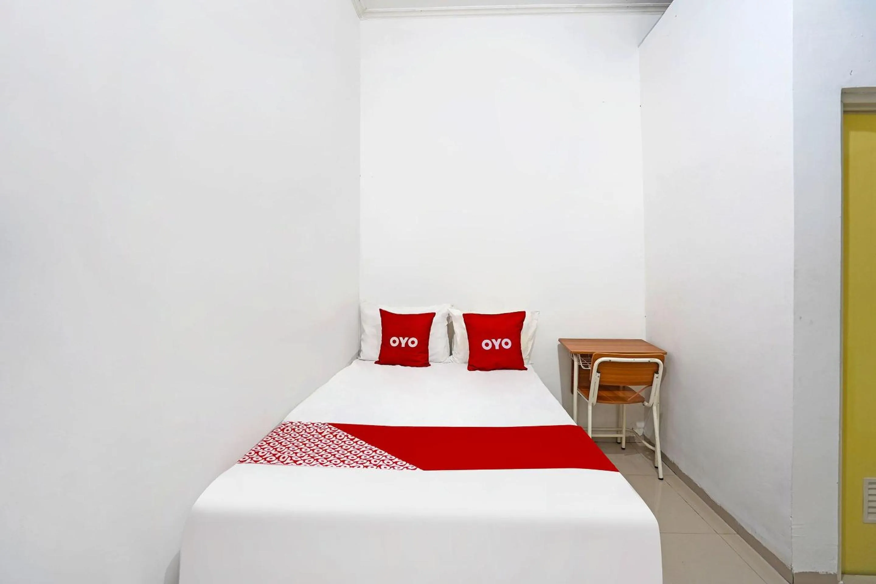 Bedroom, Bed in OYO Life 91670 Mannsur Homestay Syariah