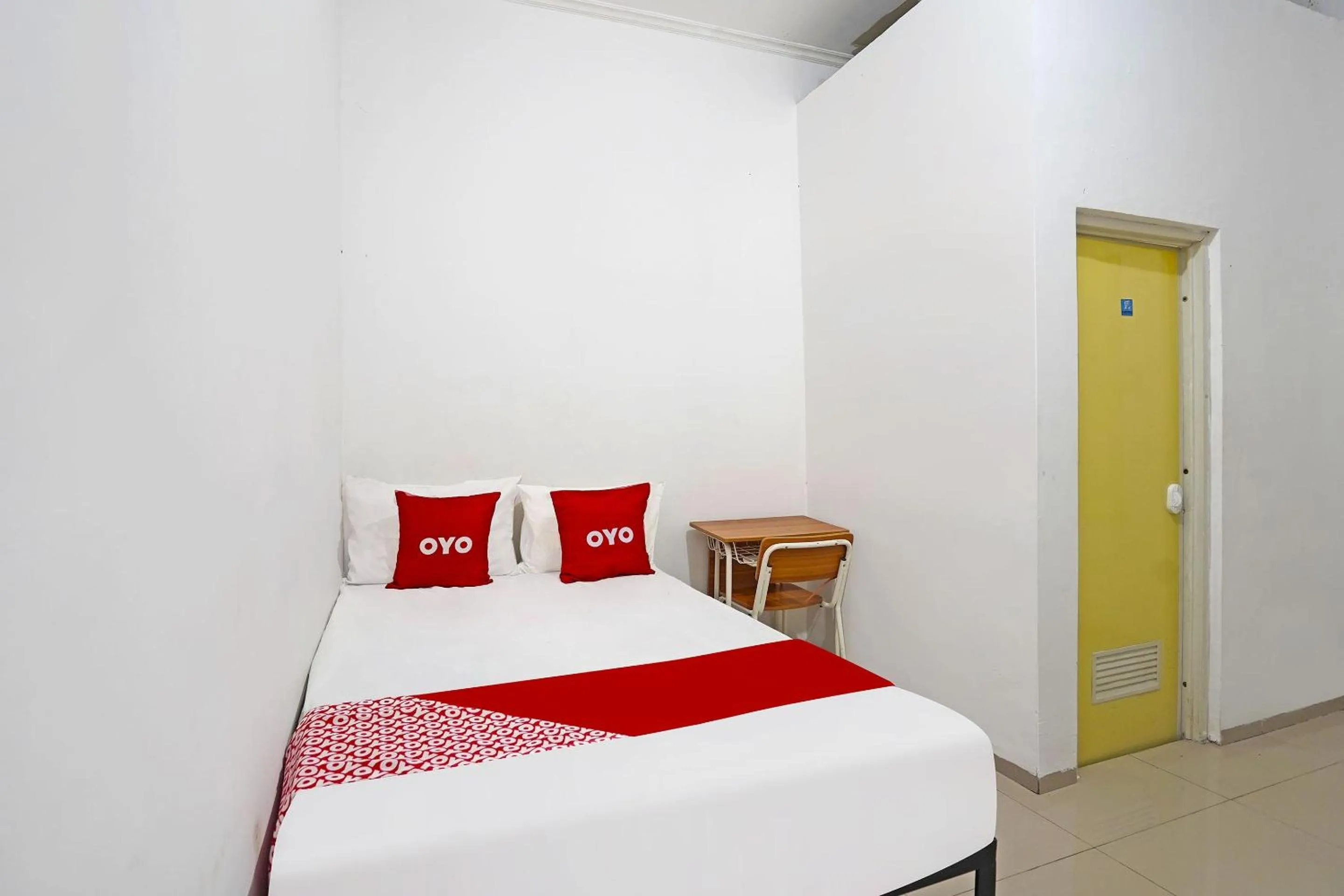 Bedroom, Bed in OYO Life 91670 Mannsur Homestay Syariah