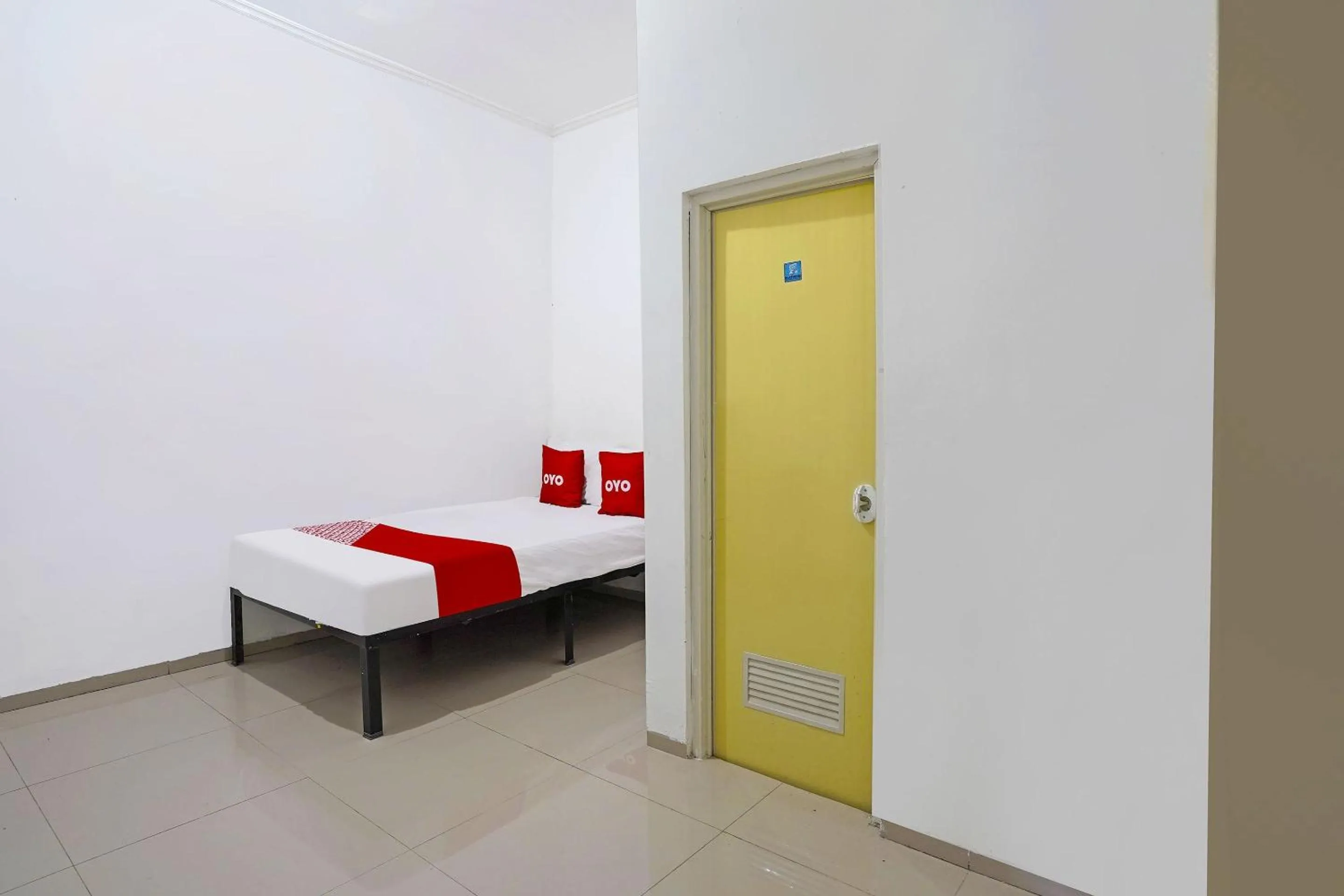 Bedroom, Bed in OYO Life 91670 Mannsur Homestay Syariah