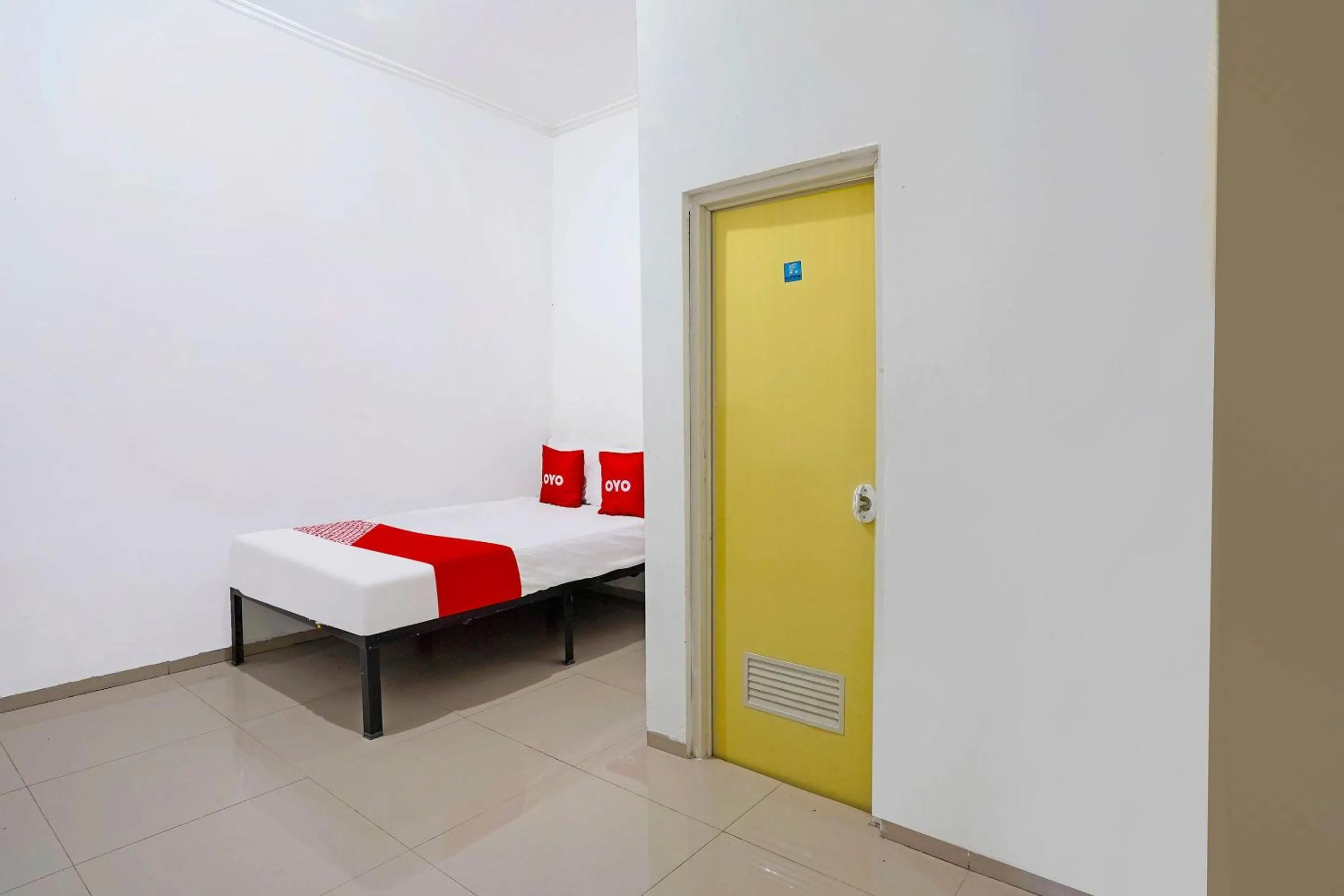 Bedroom, Bed in OYO Life 91670 Mannsur Homestay Syariah