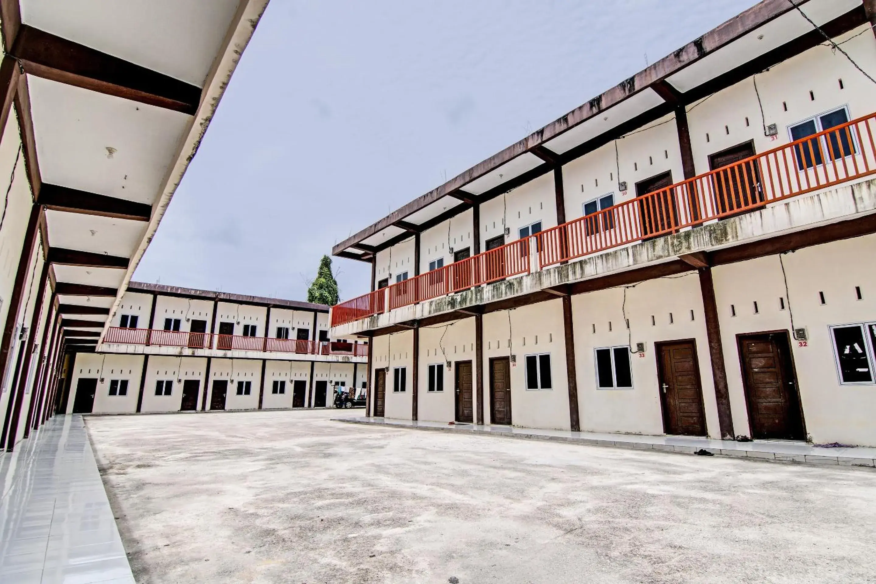 Facade/entrance in Hotel O Homestay Hj Lela Syariah Facade/entrance in Hotel O Homestay Hj Lela Syariah