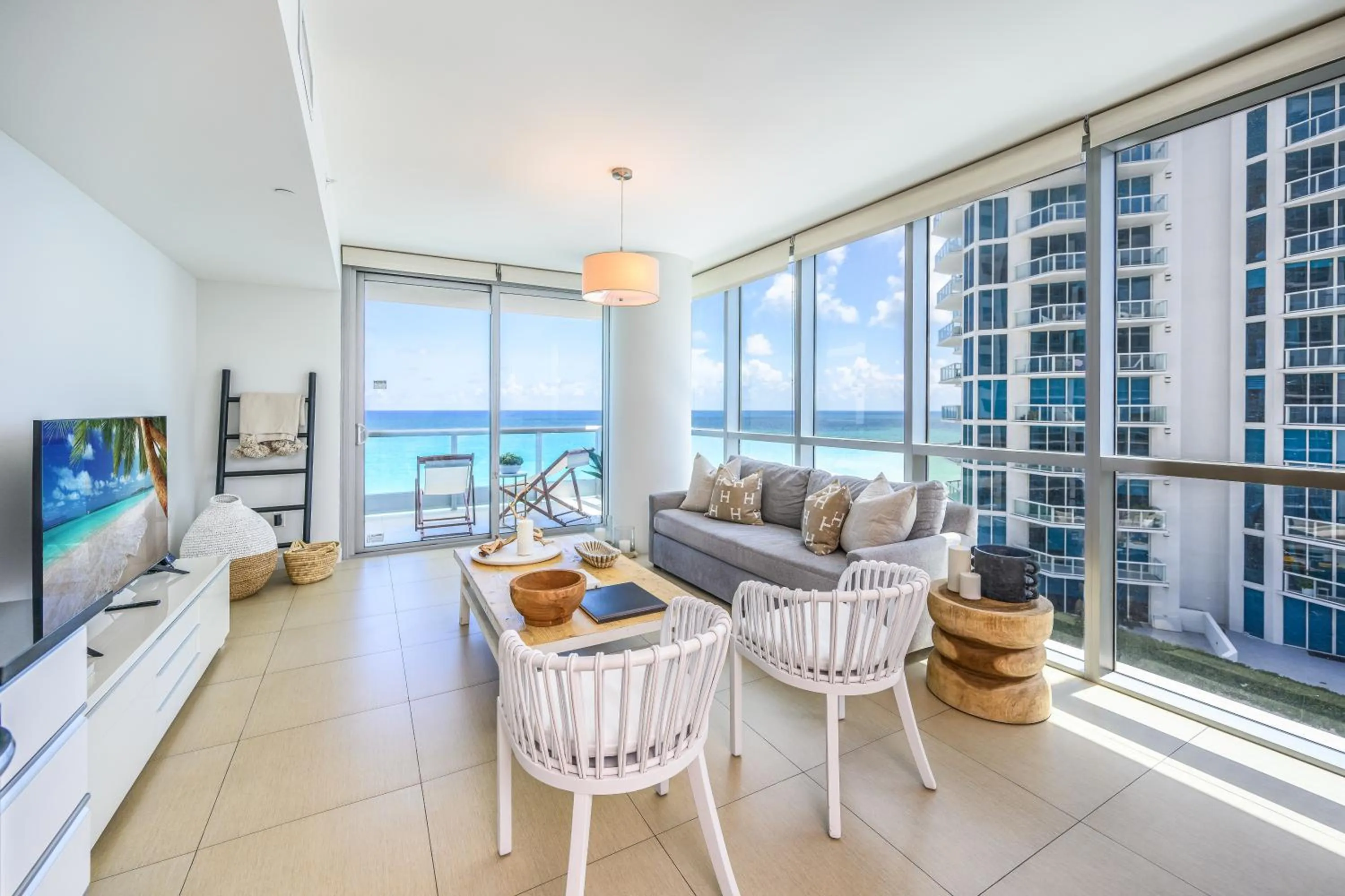 TV and multimedia in Monte Carlo by Miami Vacations