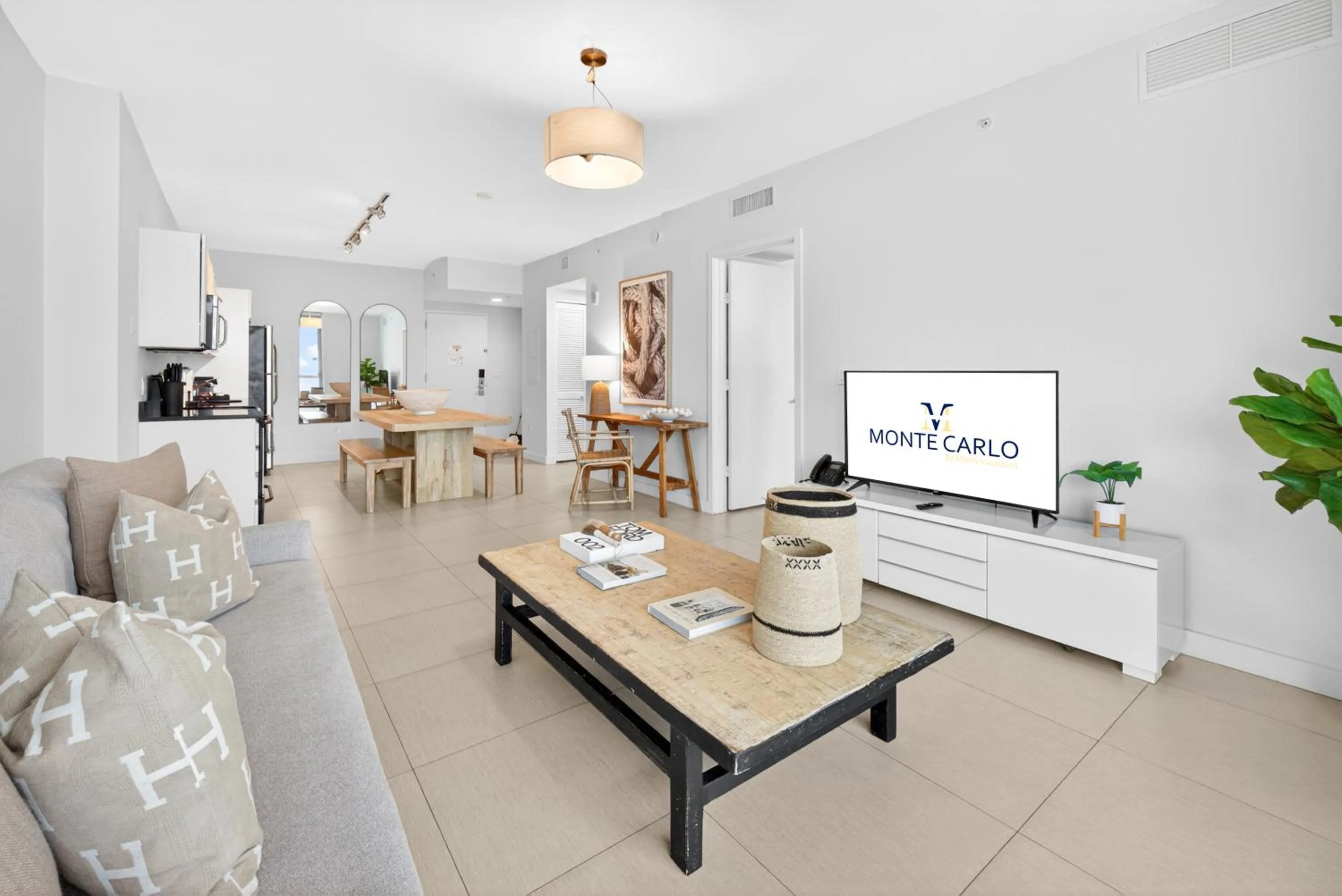 TV and multimedia in Monte Carlo by Miami Vacations