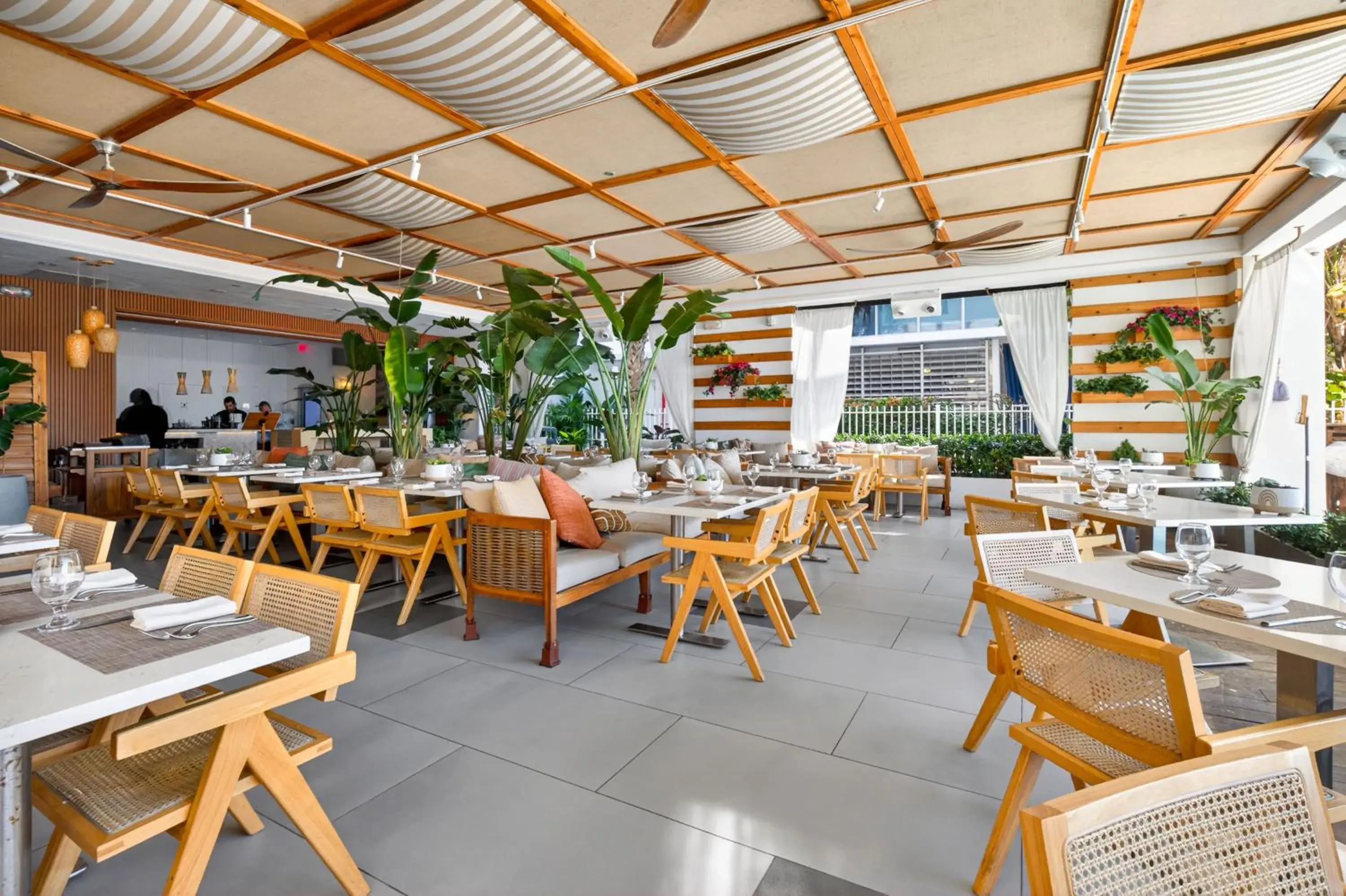 Restaurant/places to eat in Monte Carlo by Miami Vacations Restaurant/places to eat in Monte Carlo by Miami Vacations