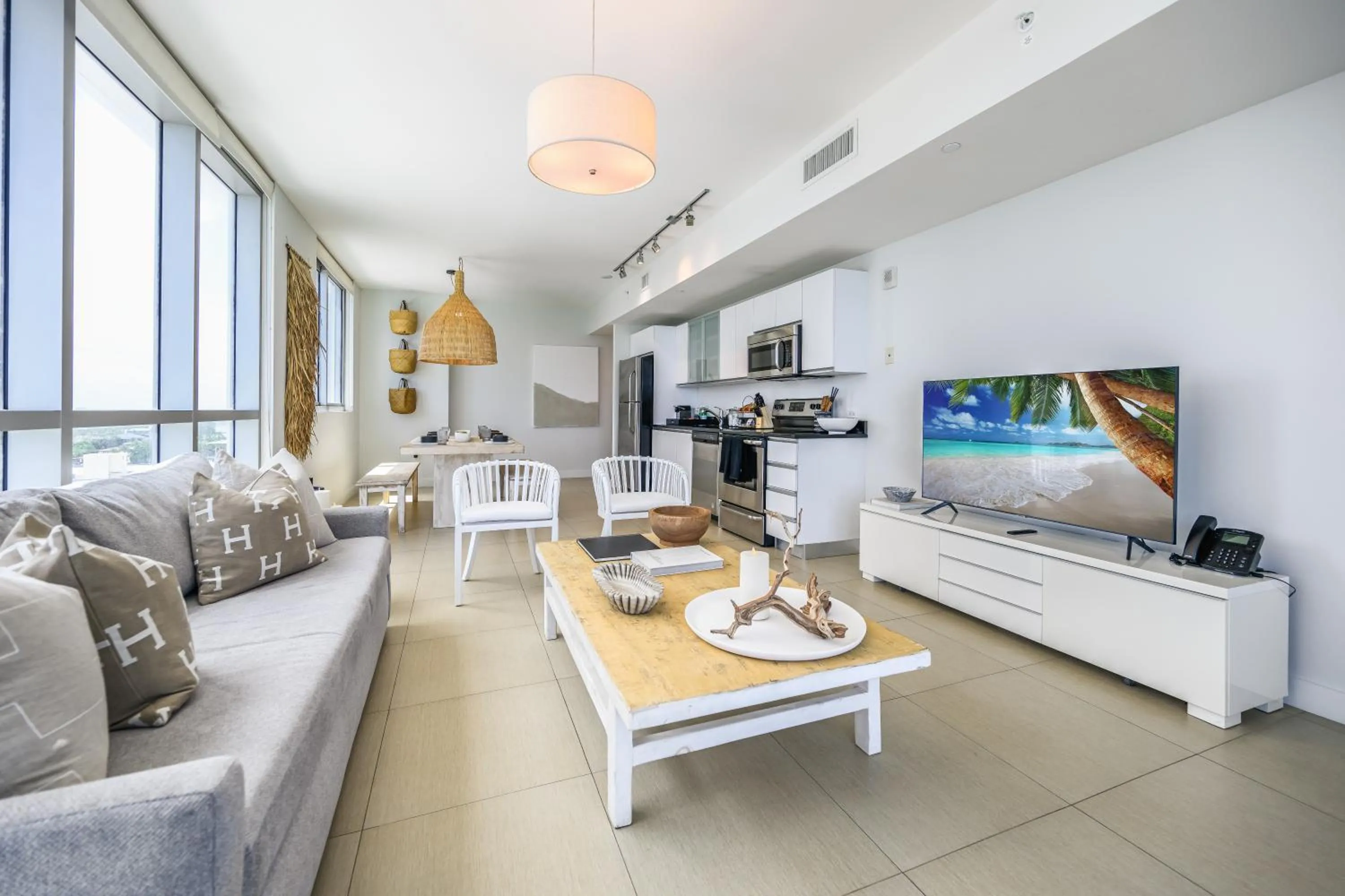 TV and multimedia in Monte Carlo by Miami Vacations