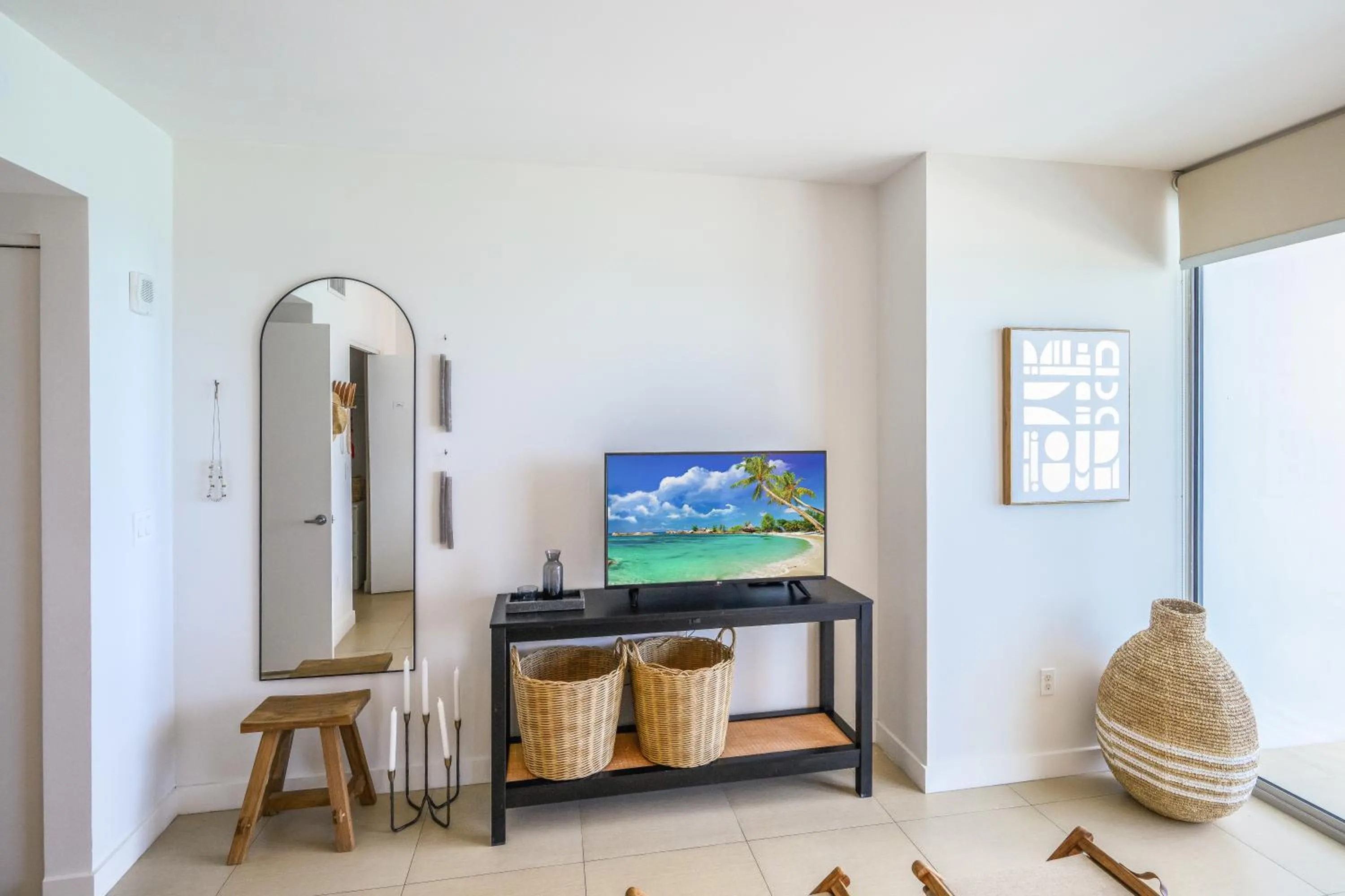 TV and multimedia in Monte Carlo by Miami Vacations