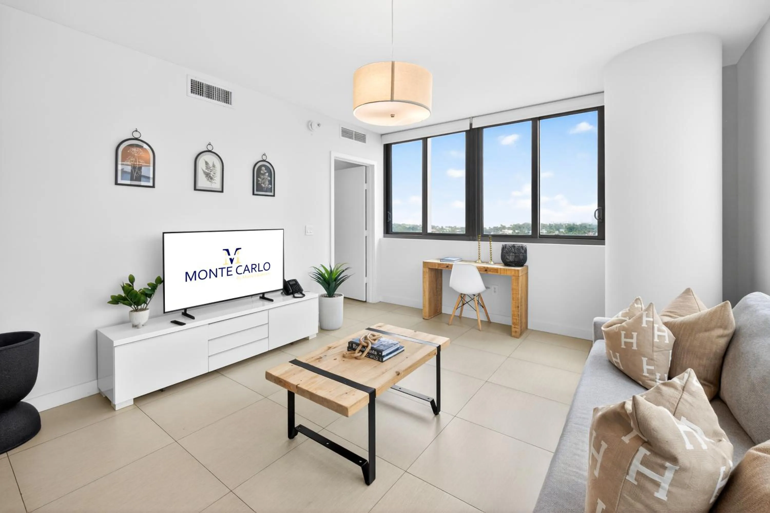 TV and multimedia in Monte Carlo by Miami Vacations