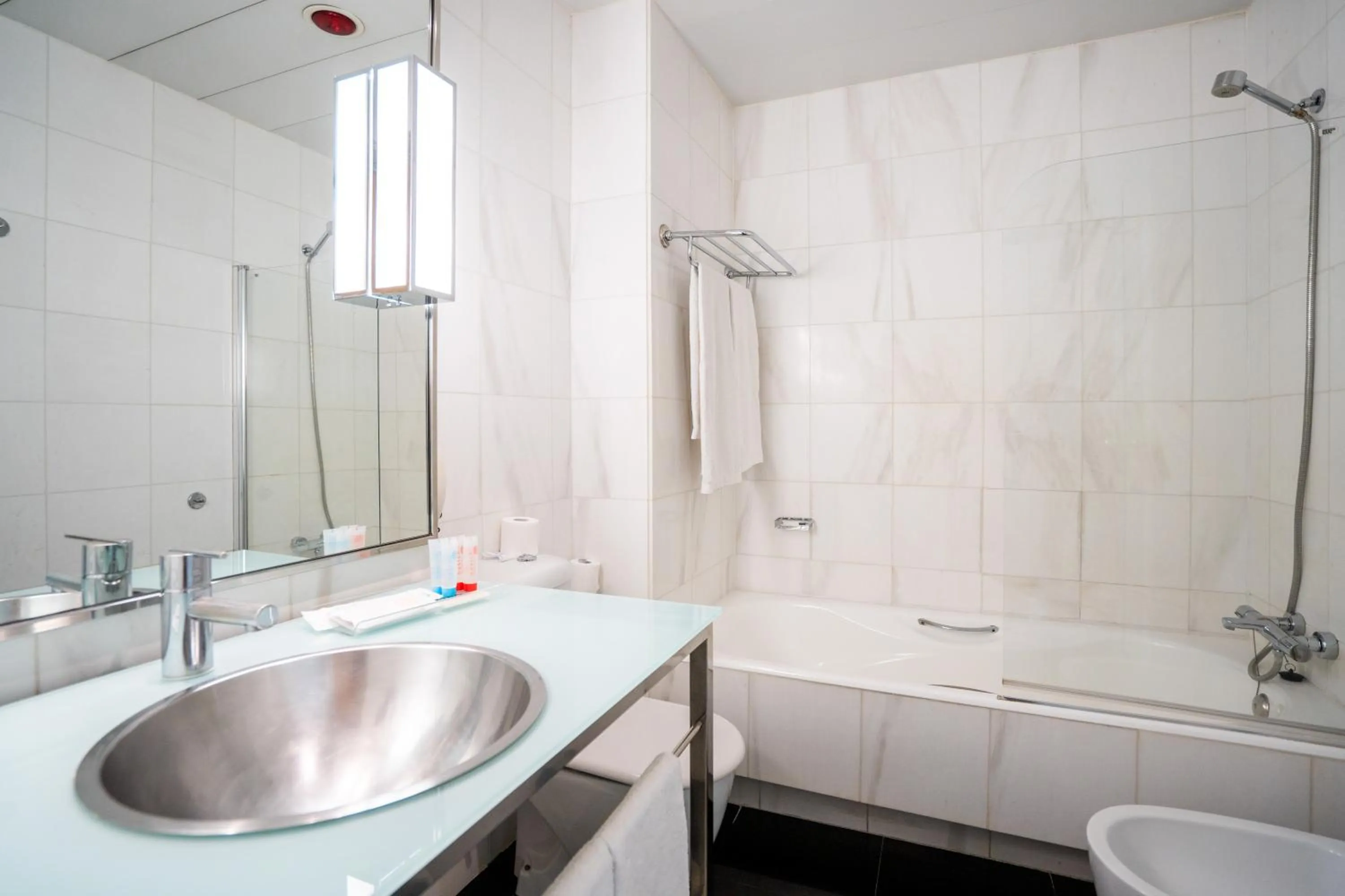 Bathroom in Quatro Puerta del Sol