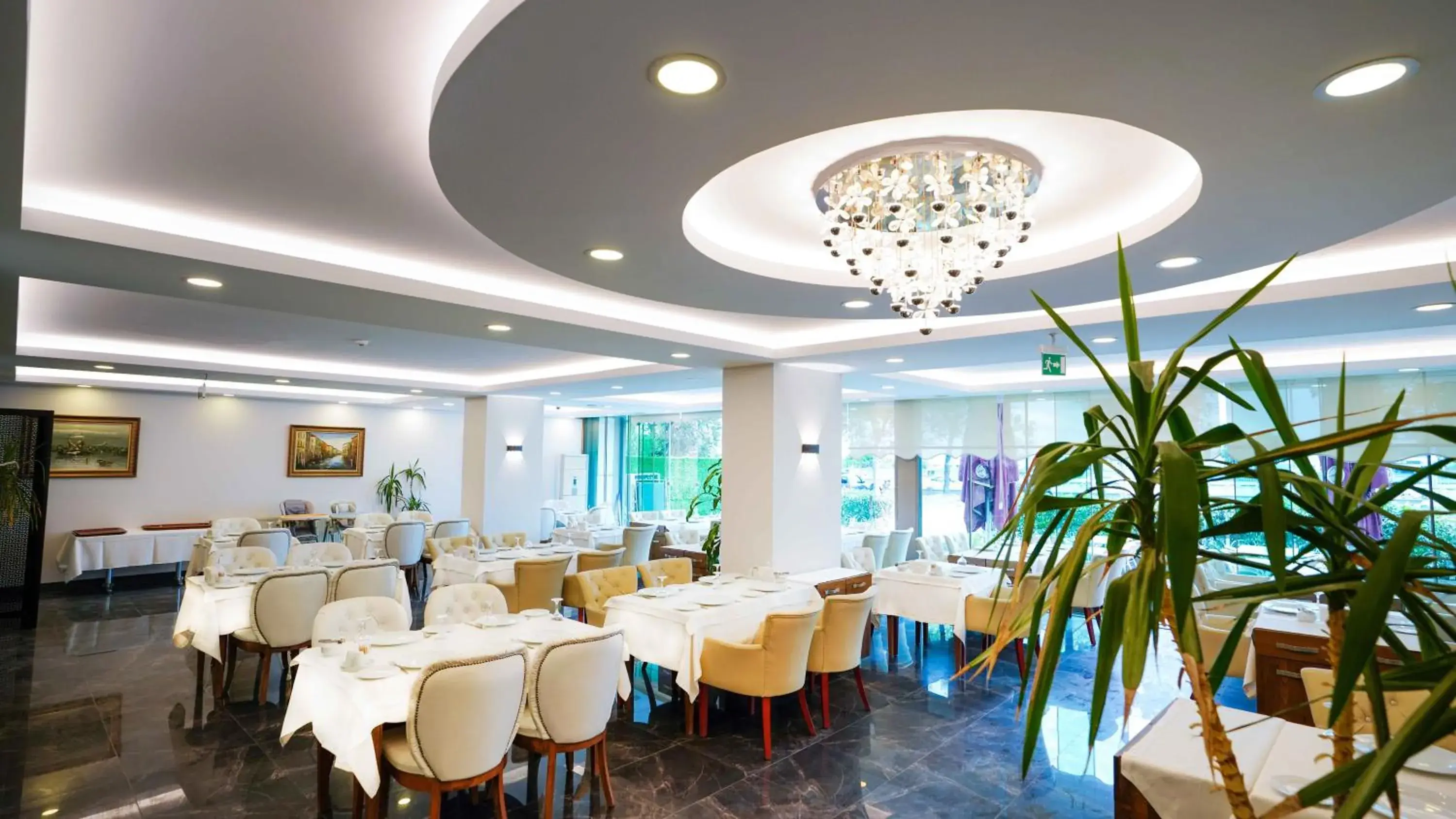 Restaurant/places to eat in AURA MARINA HOTEL Restaurant/places to eat in AURA MARINA HOTEL