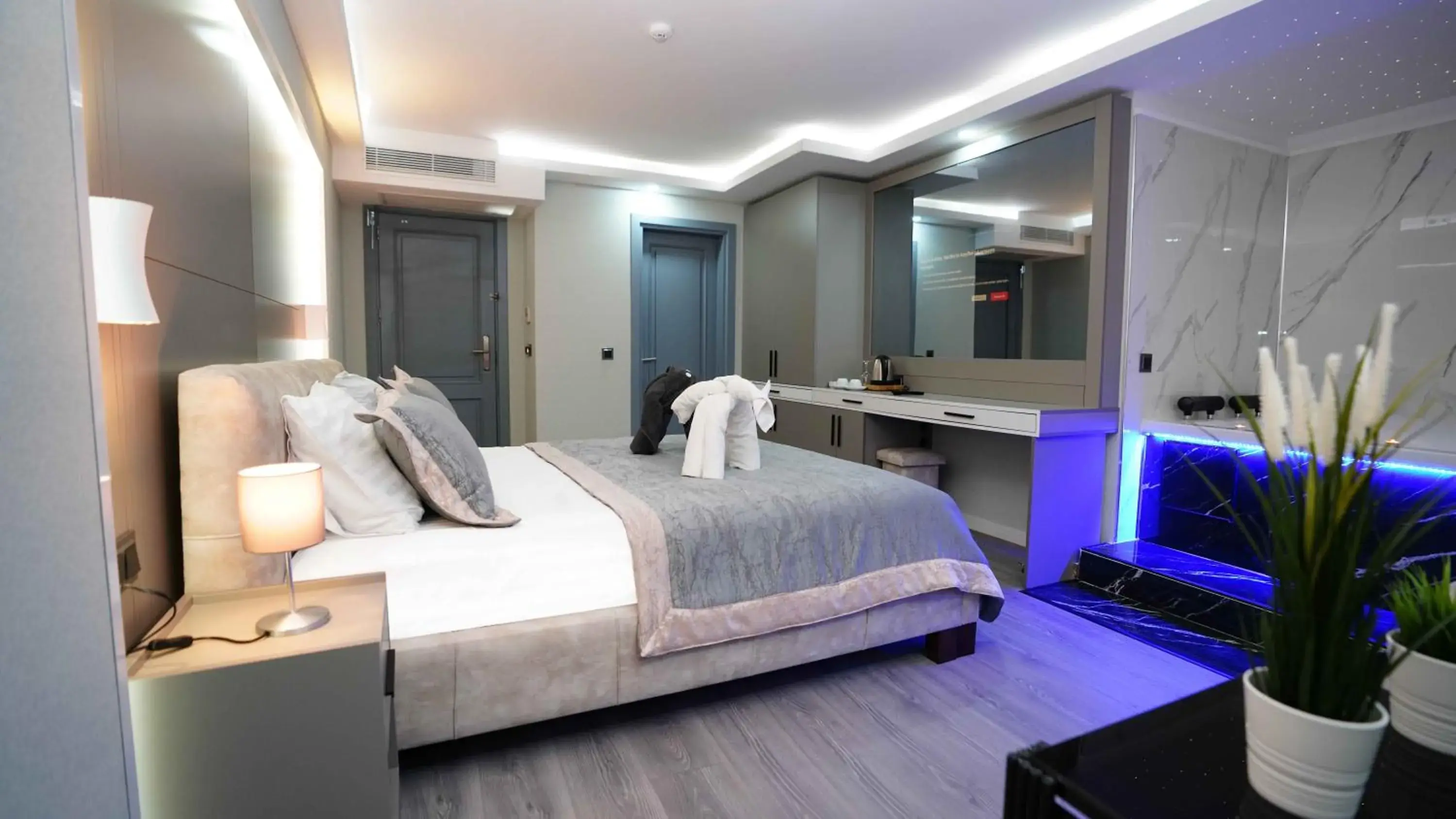 Photo of the whole room, Bed in AURA MARINA HOTEL Photo of the whole room, Bed in AURA MARINA HOTEL