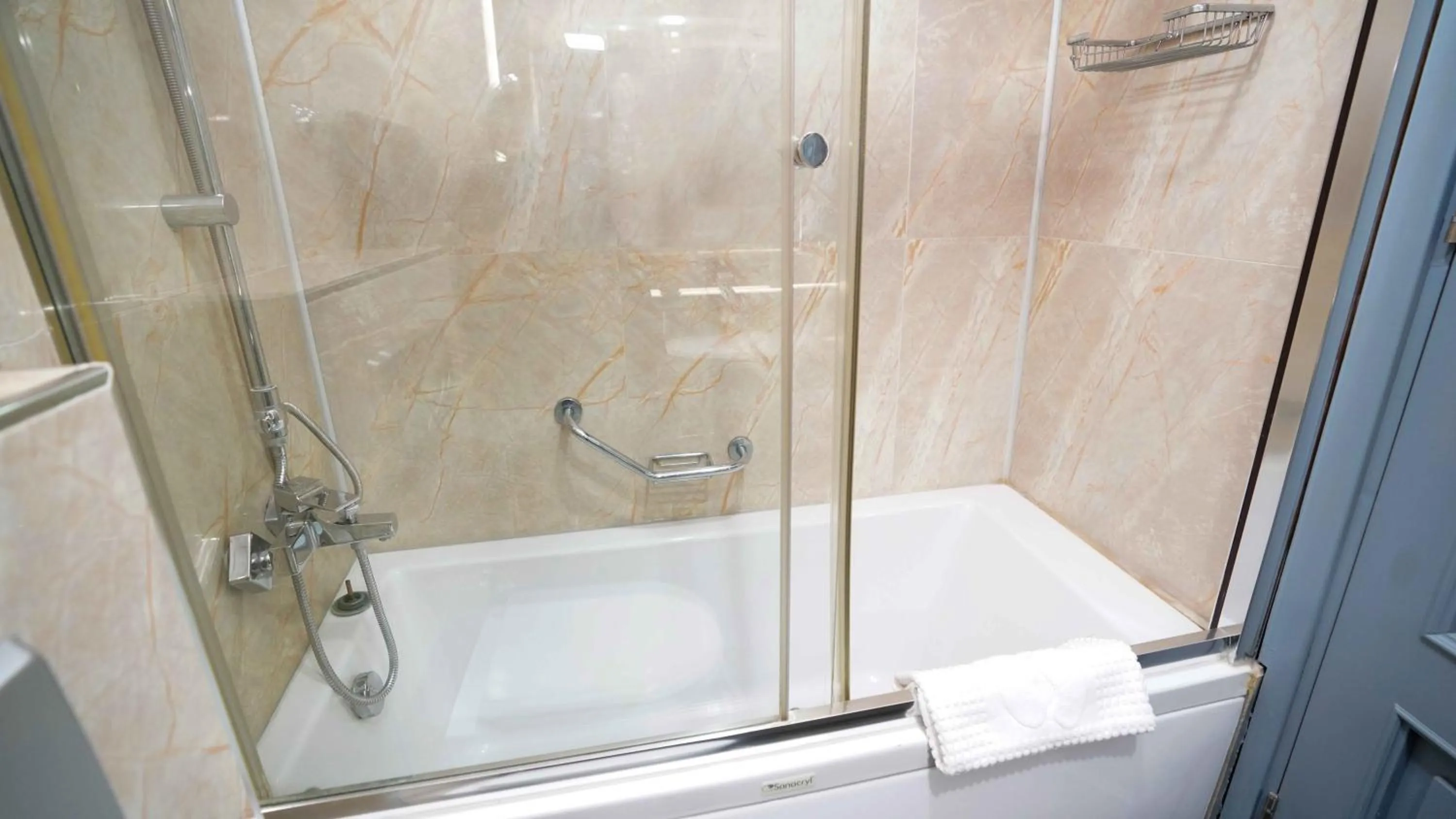 Bath in AURA MARINA HOTEL