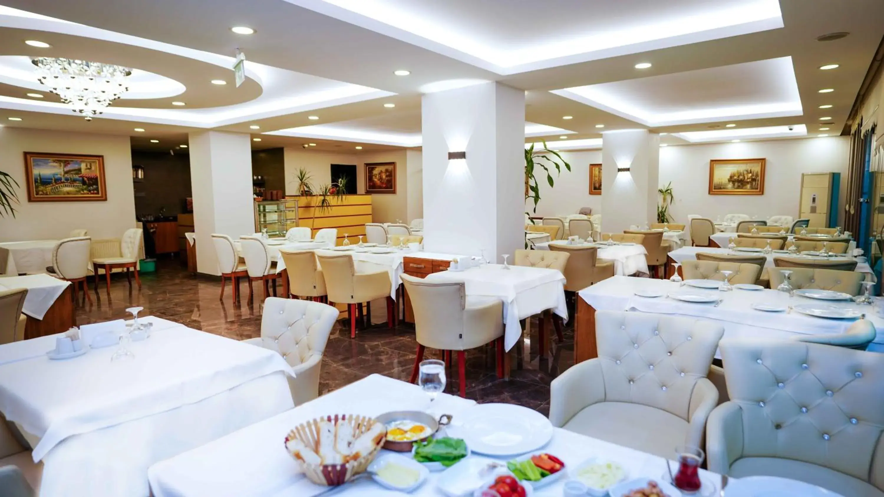 Restaurant/places to eat in AURA MARINA HOTEL Restaurant/places to eat in AURA MARINA HOTEL