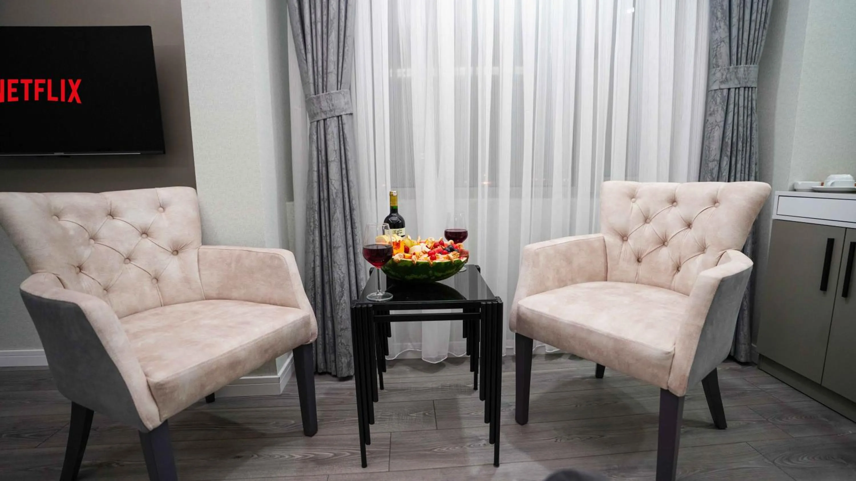 Seating area in AURA MARINA HOTEL