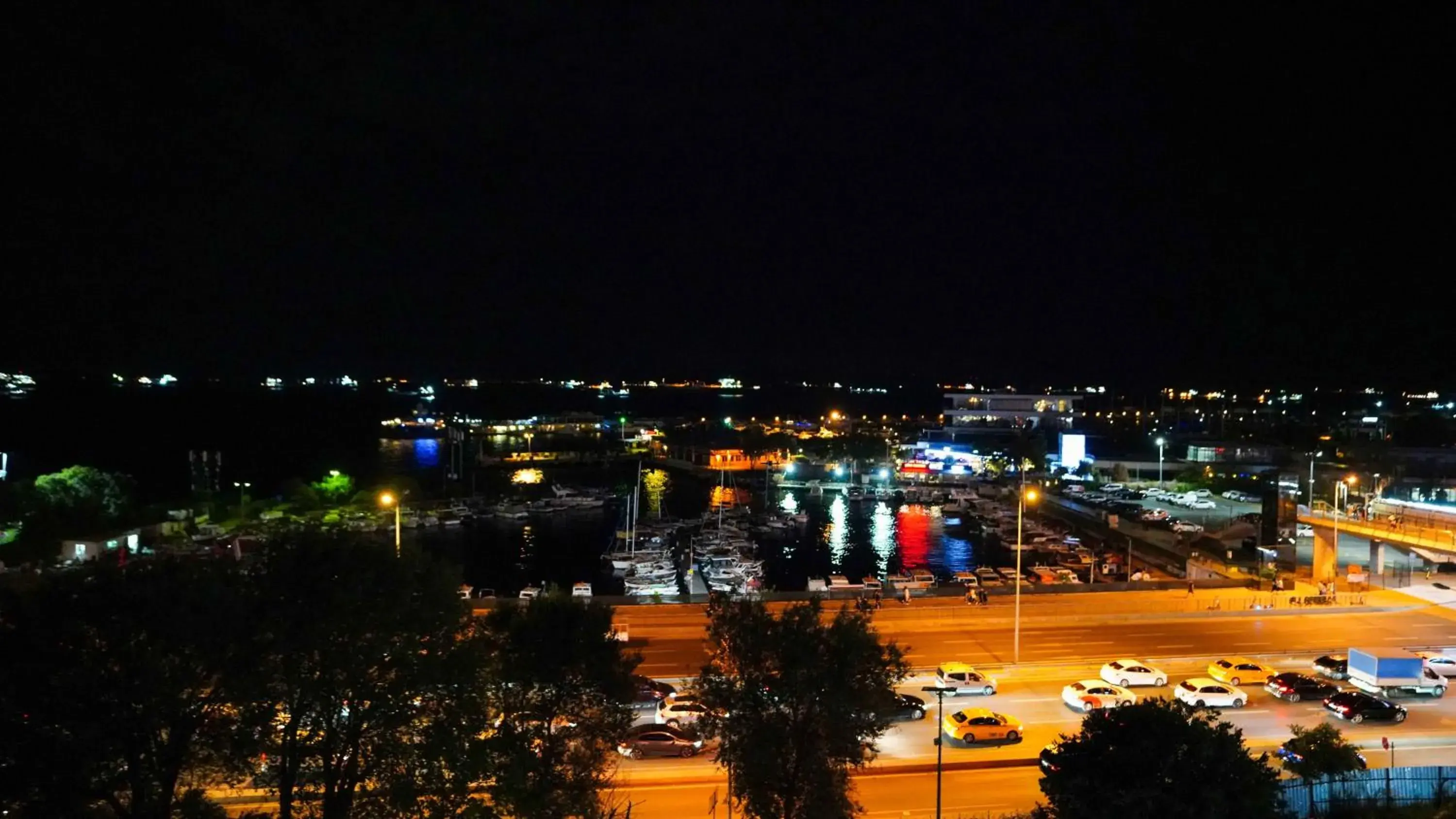 City view in AURA MARINA HOTEL City view in AURA MARINA HOTEL