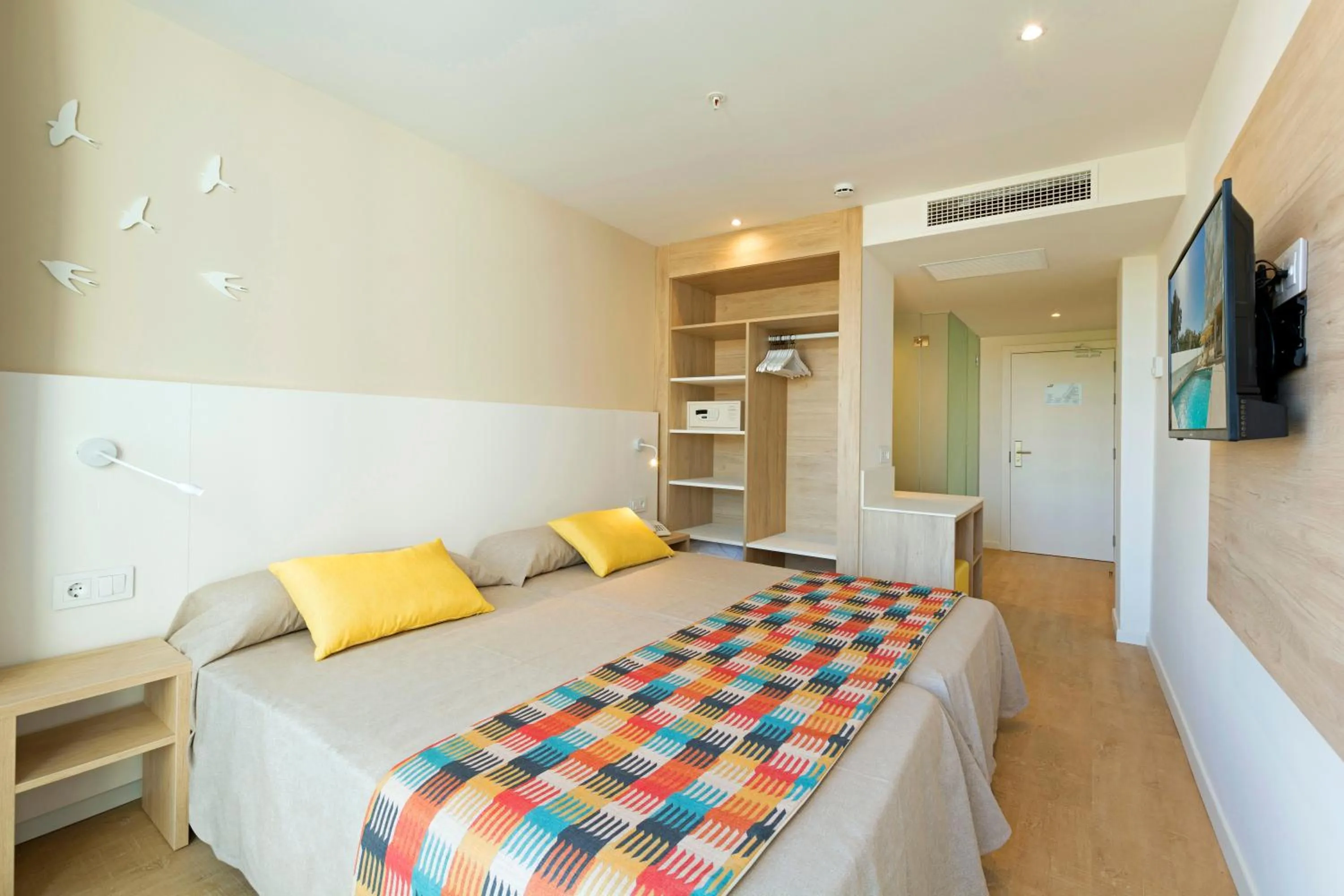 Bed in HSM Son Veri - Adults Only