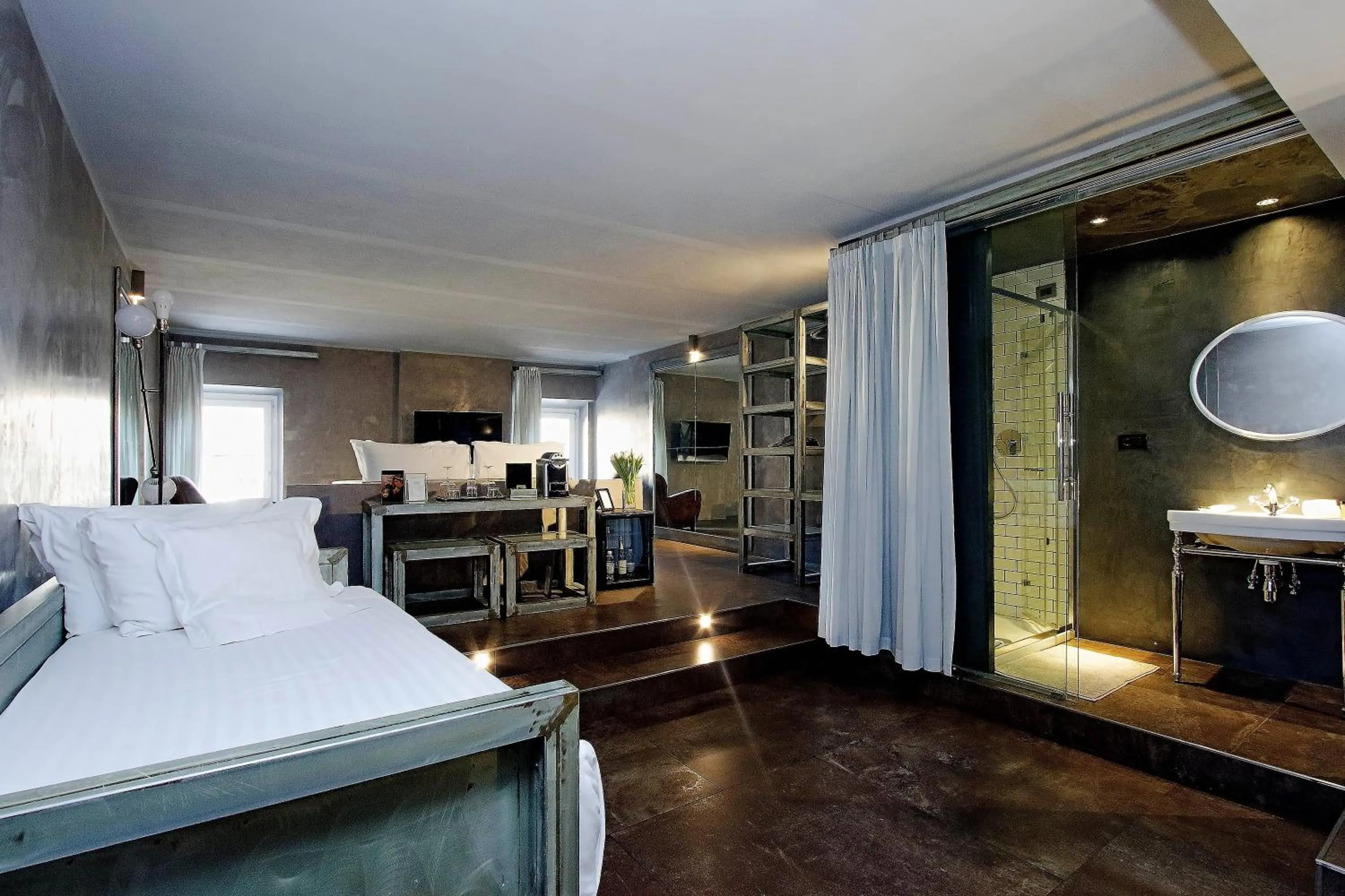 Bed in Mama's Home Rome