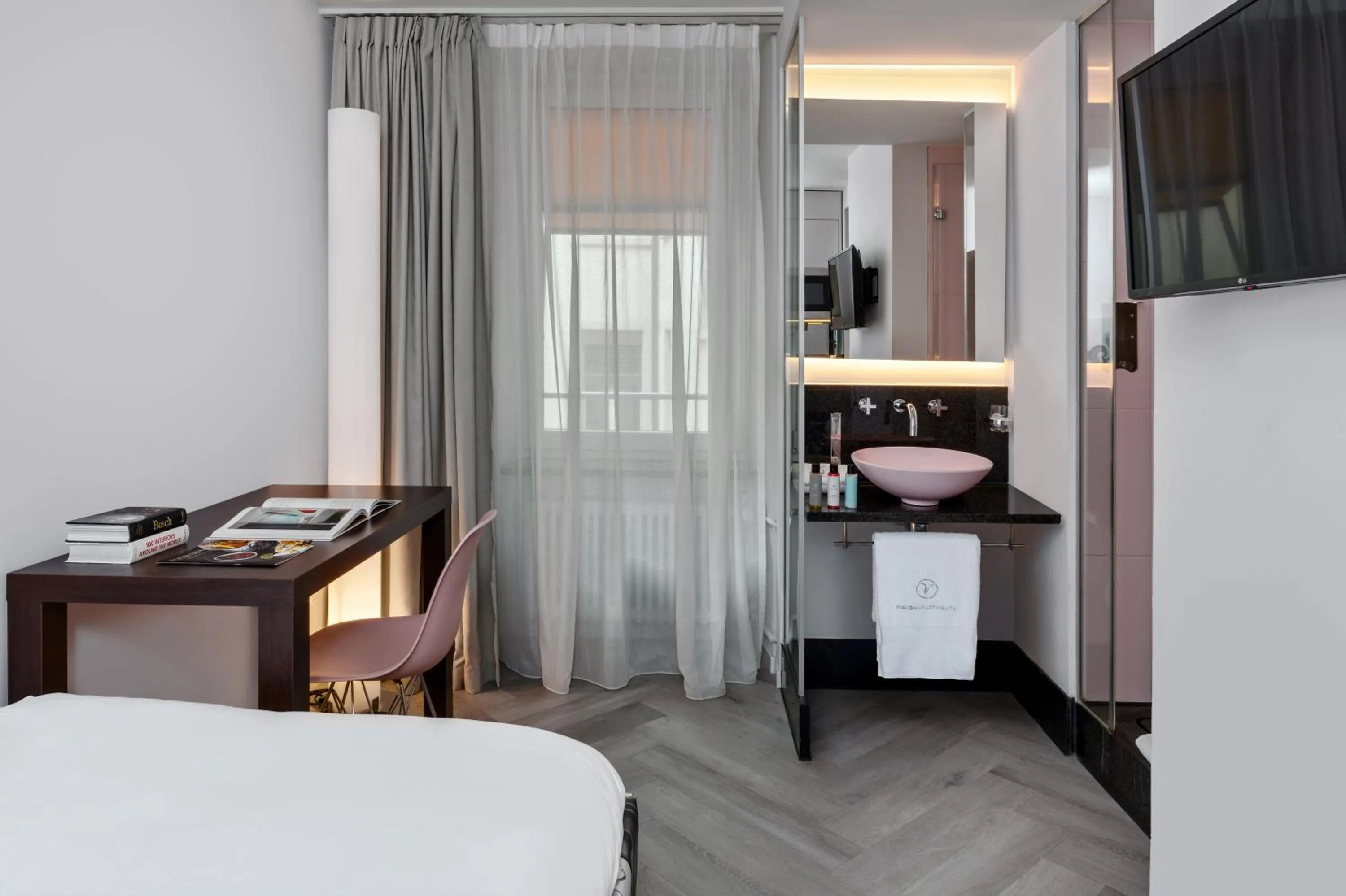 Bed in VISIONAPARTMENTS Brandschenkestrasse